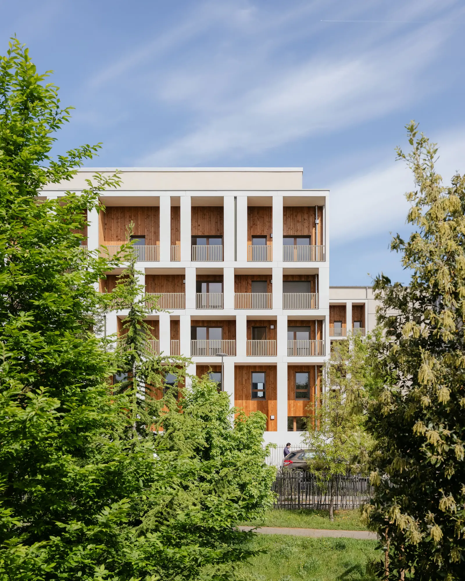 Racine Carrée Social Housing / rue royale architectes