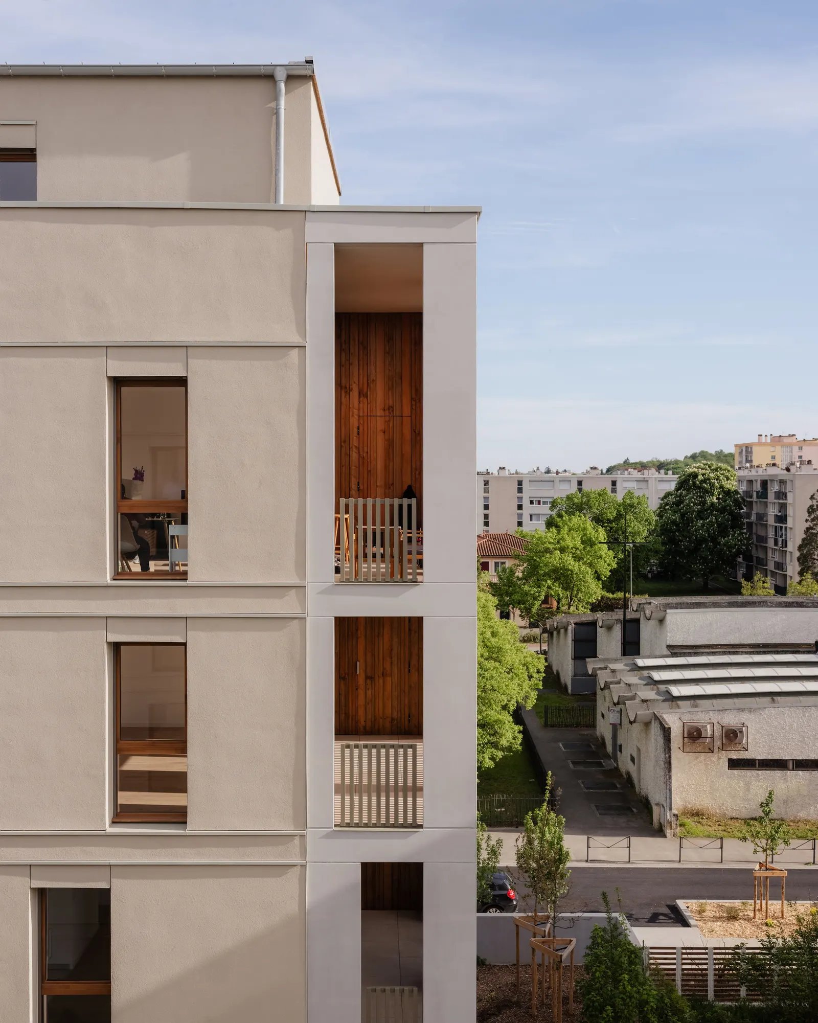 Racine Carrée Social Housing / rue royale architectes