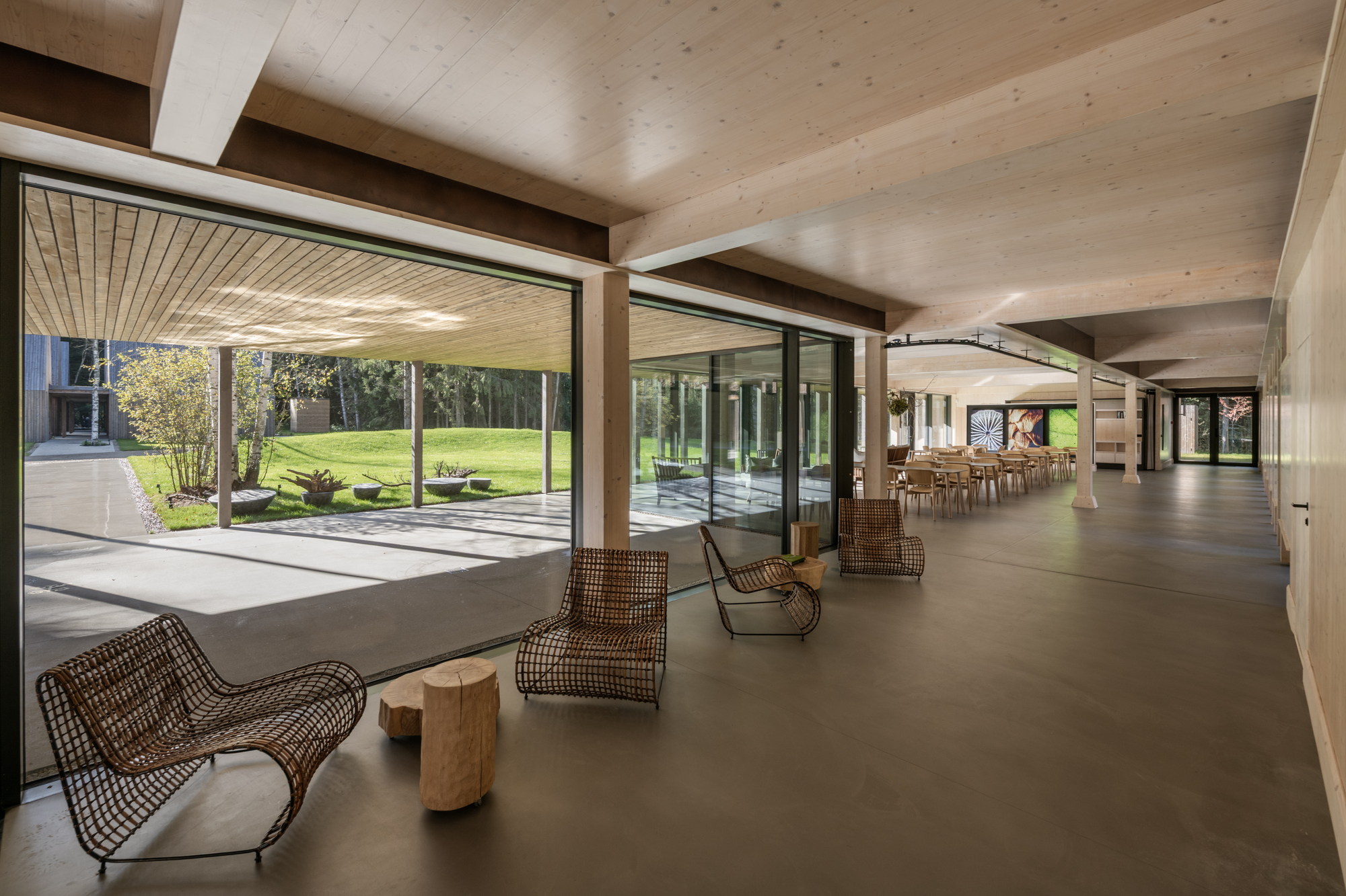 Sanctum Retreat / arches: ретрит в лесной поляне возле Бездонysa