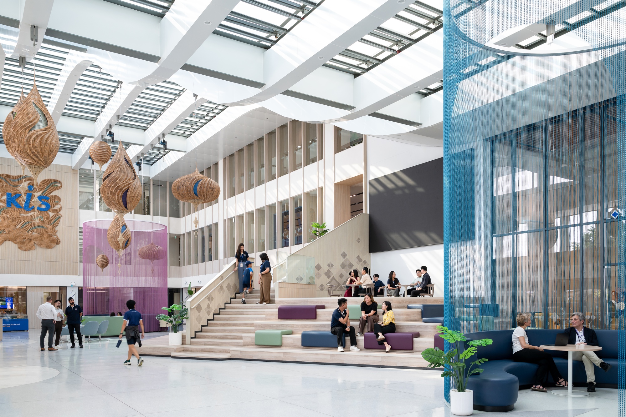 KIS International School Reignwood Park / Rosan Bosch Studio