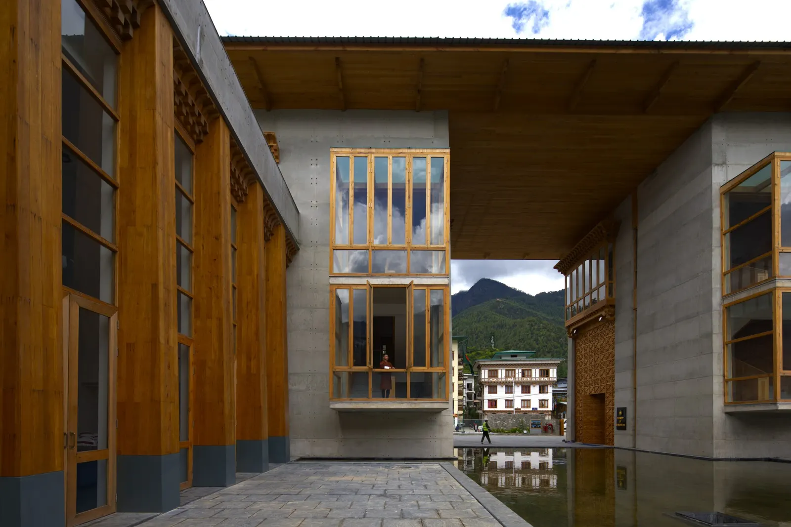 Bangladesh Chancery Complex and Ambassador's Residence / Shatotto
