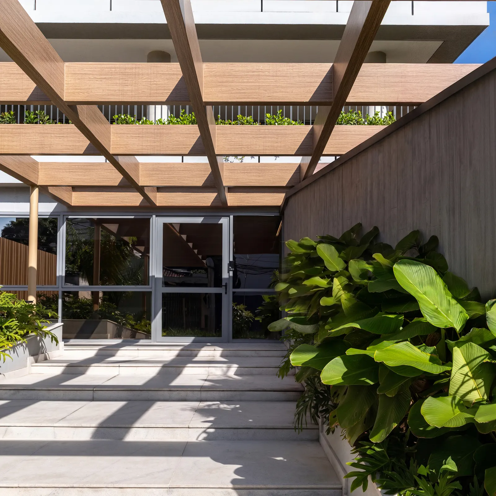 Casa Arbo: жилой дом Perkins&Will в Сан-Паулу, где город и природа работают как единое пространство