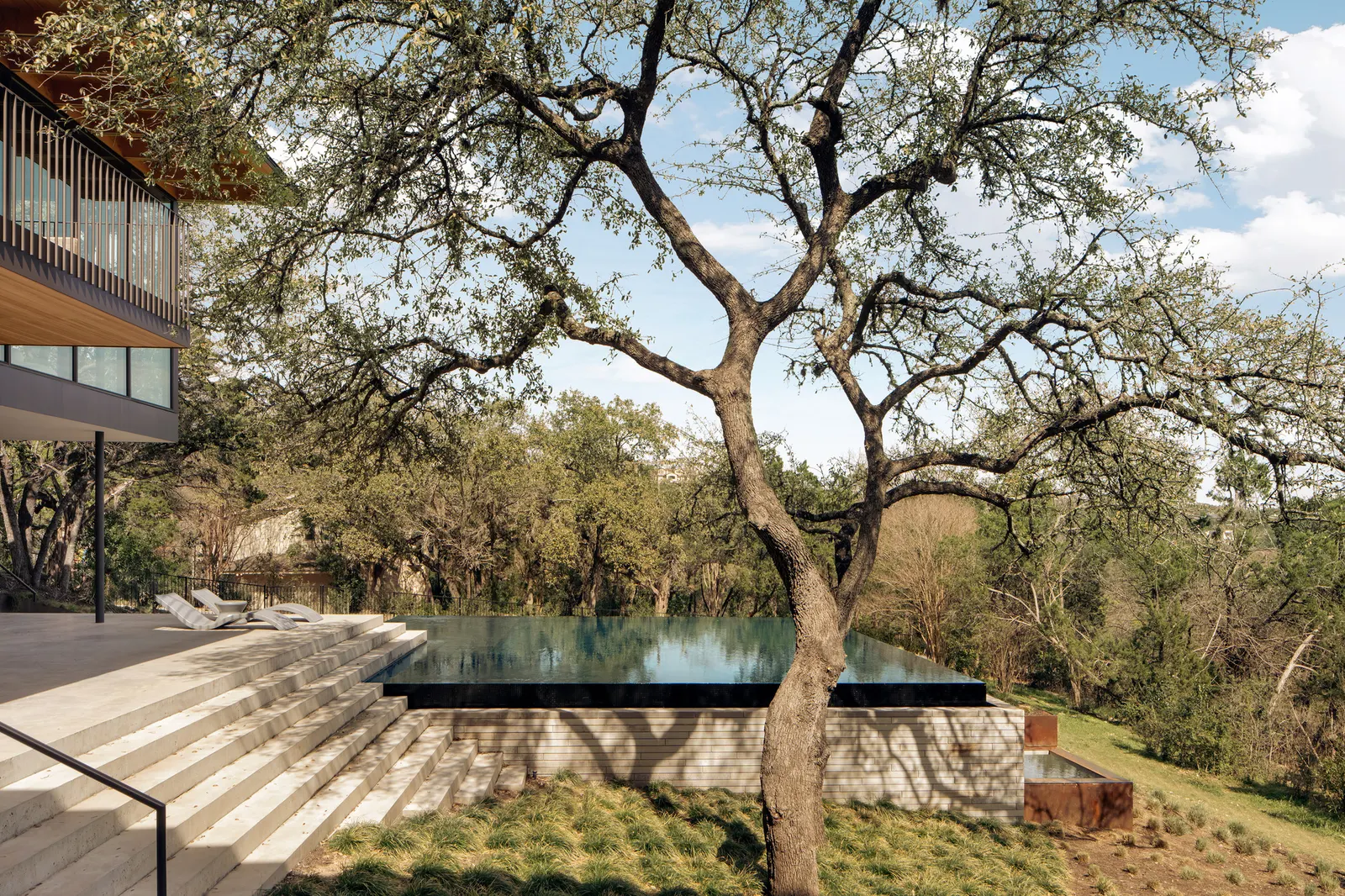 Terrace Mountain Residence / A Parallel Architecture