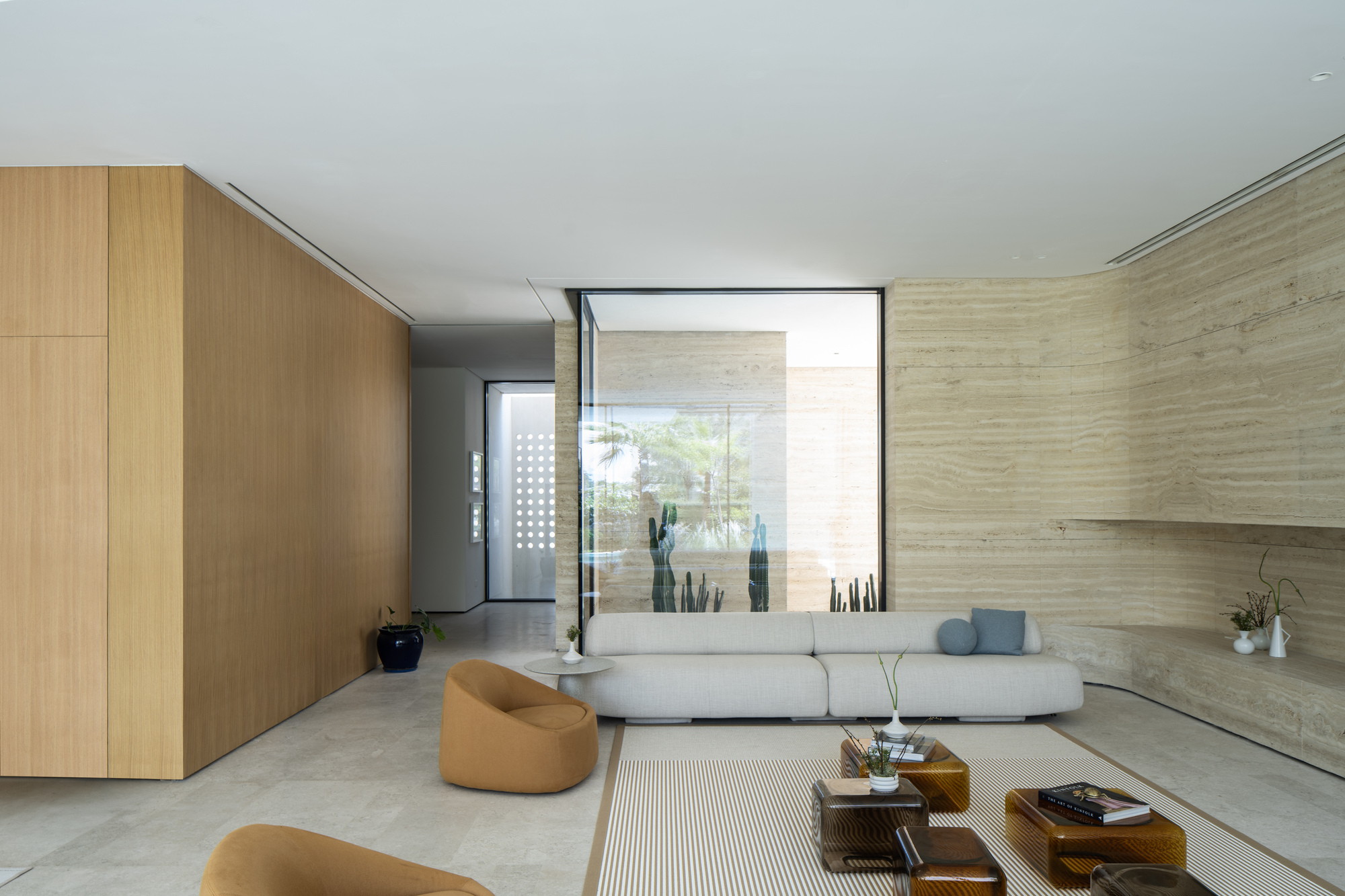 Faye House / Alhumaidhi Architects