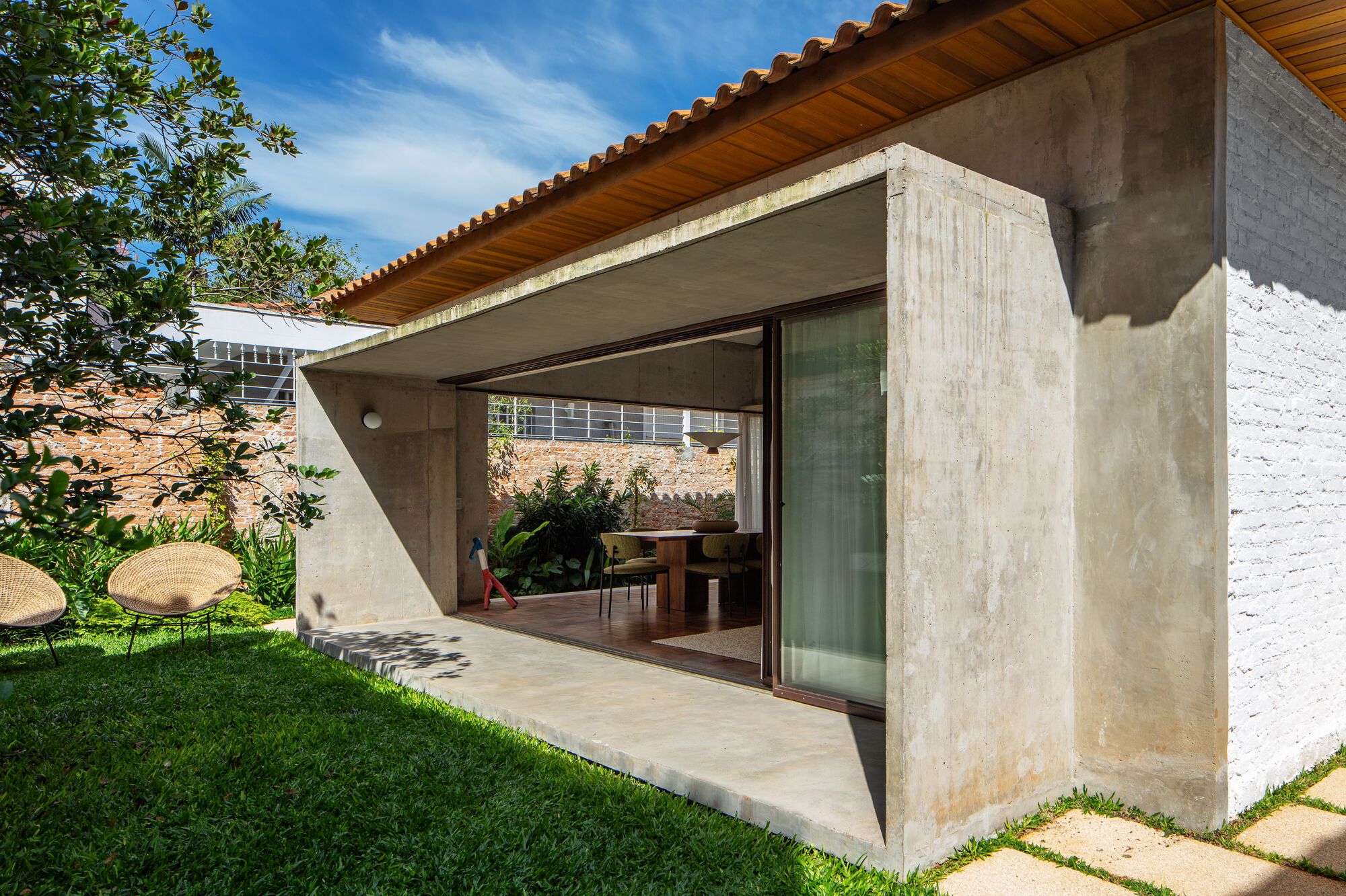 Дом Cafelândia / Ana Sawaia Arquitetura