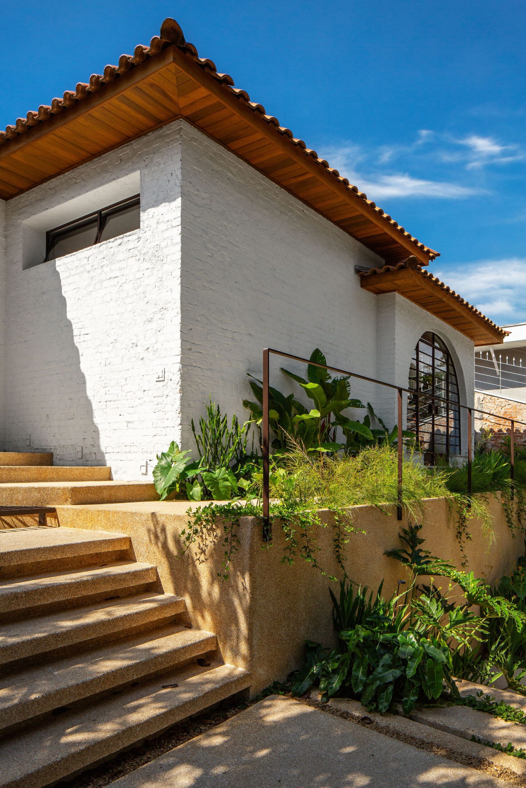Дом Cafelândia / Ana Sawaia Arquitetura