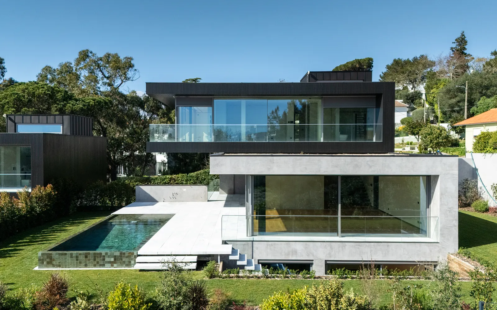 Жилой кондоминиум из четырёх домов в Абуксарде, Алкабидеше / Humberto Conde Arquitectos