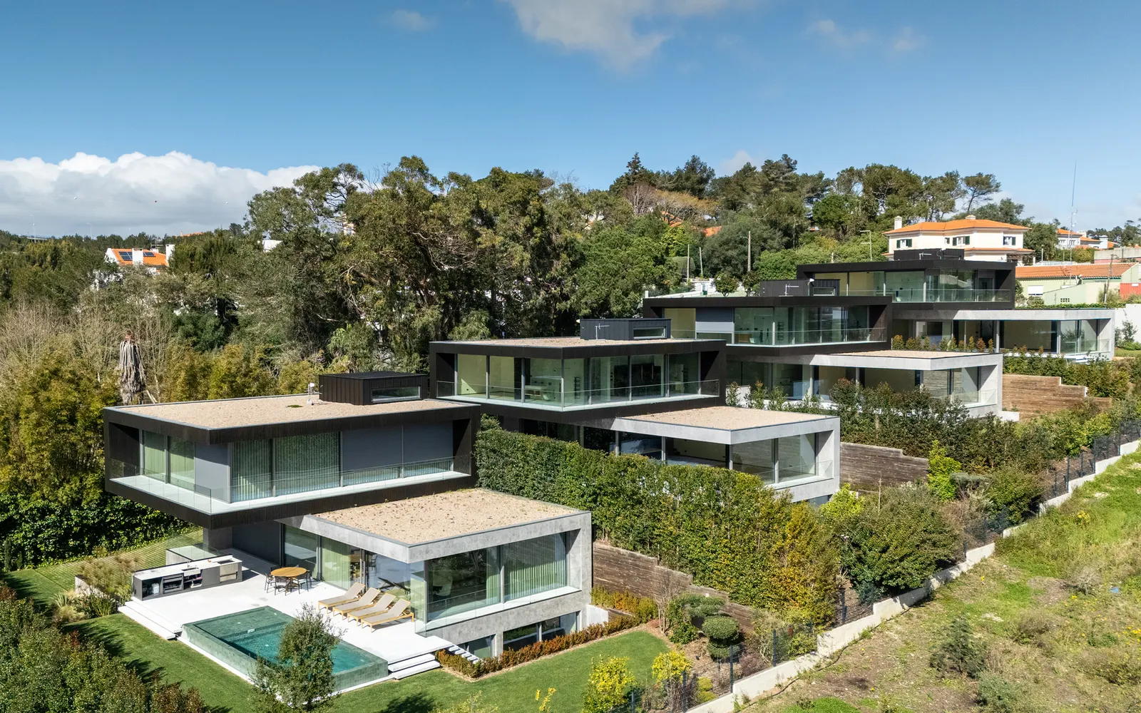 Жилой кондоминиум из четырёх домов в Абуксарде, Алкабидеше / Humberto Conde Arquitectos