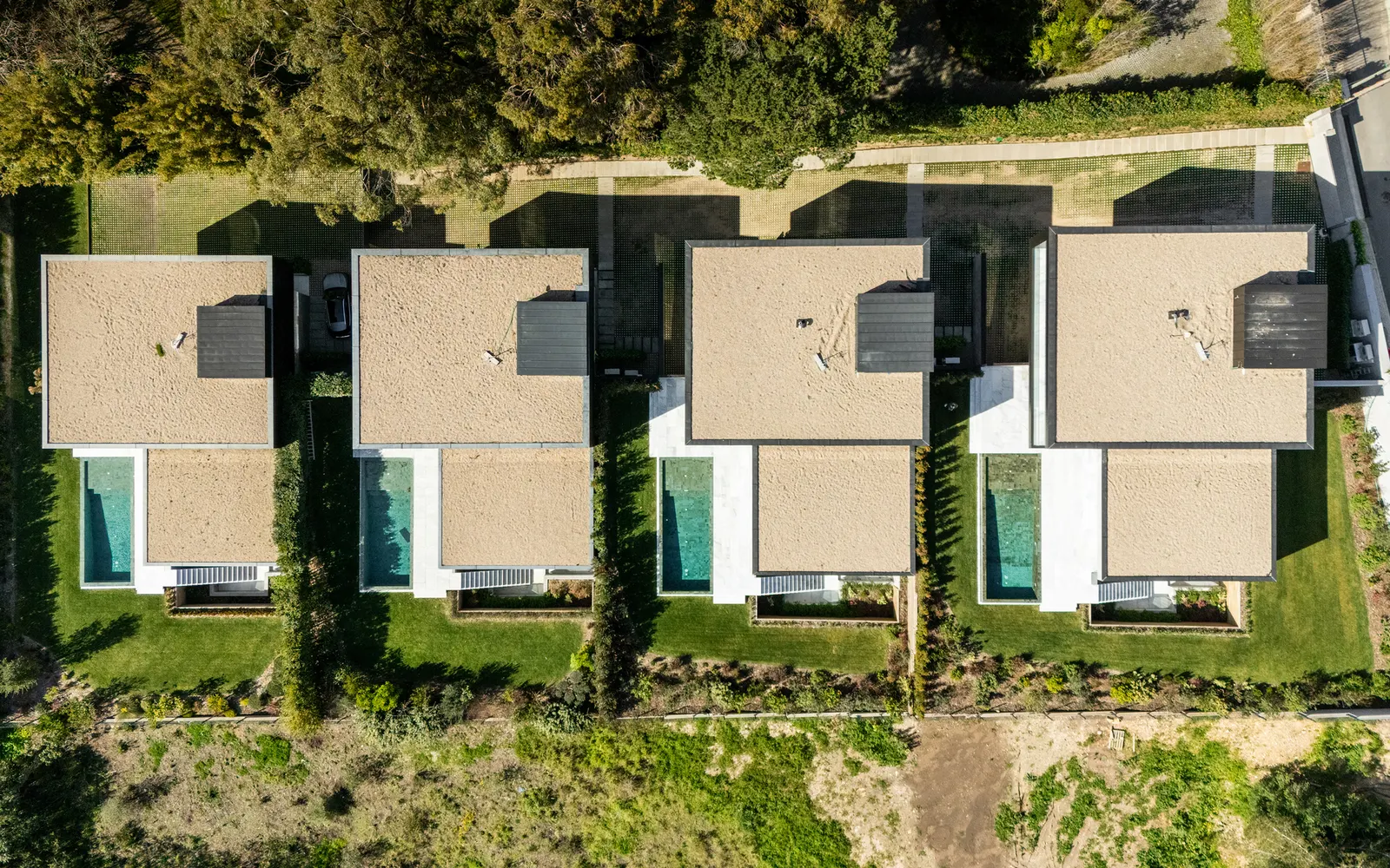 Жилой кондоминиум из четырёх домов в Абуксарде, Алкабидеше / Humberto Conde Arquitectos
