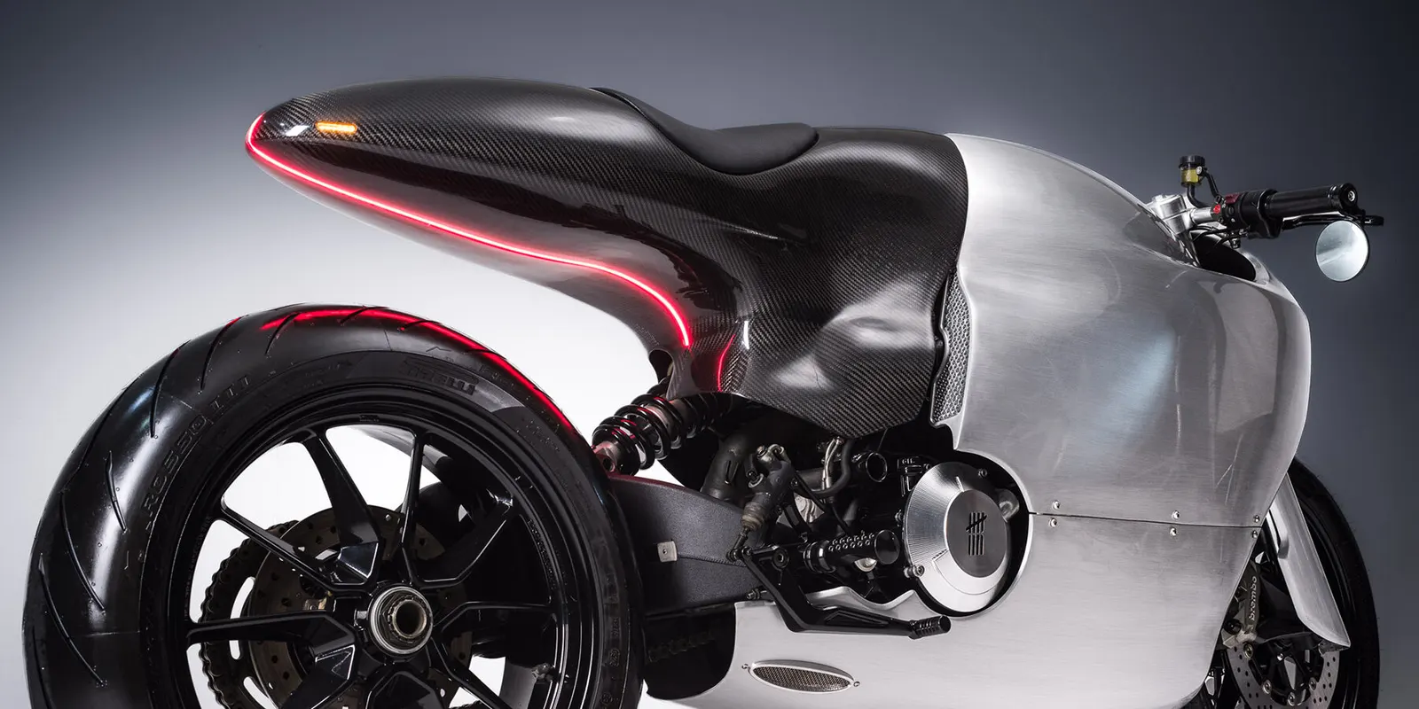 Bandit9 представила Ducati 821 2026 с отделкой из алюминия и carbon fiber