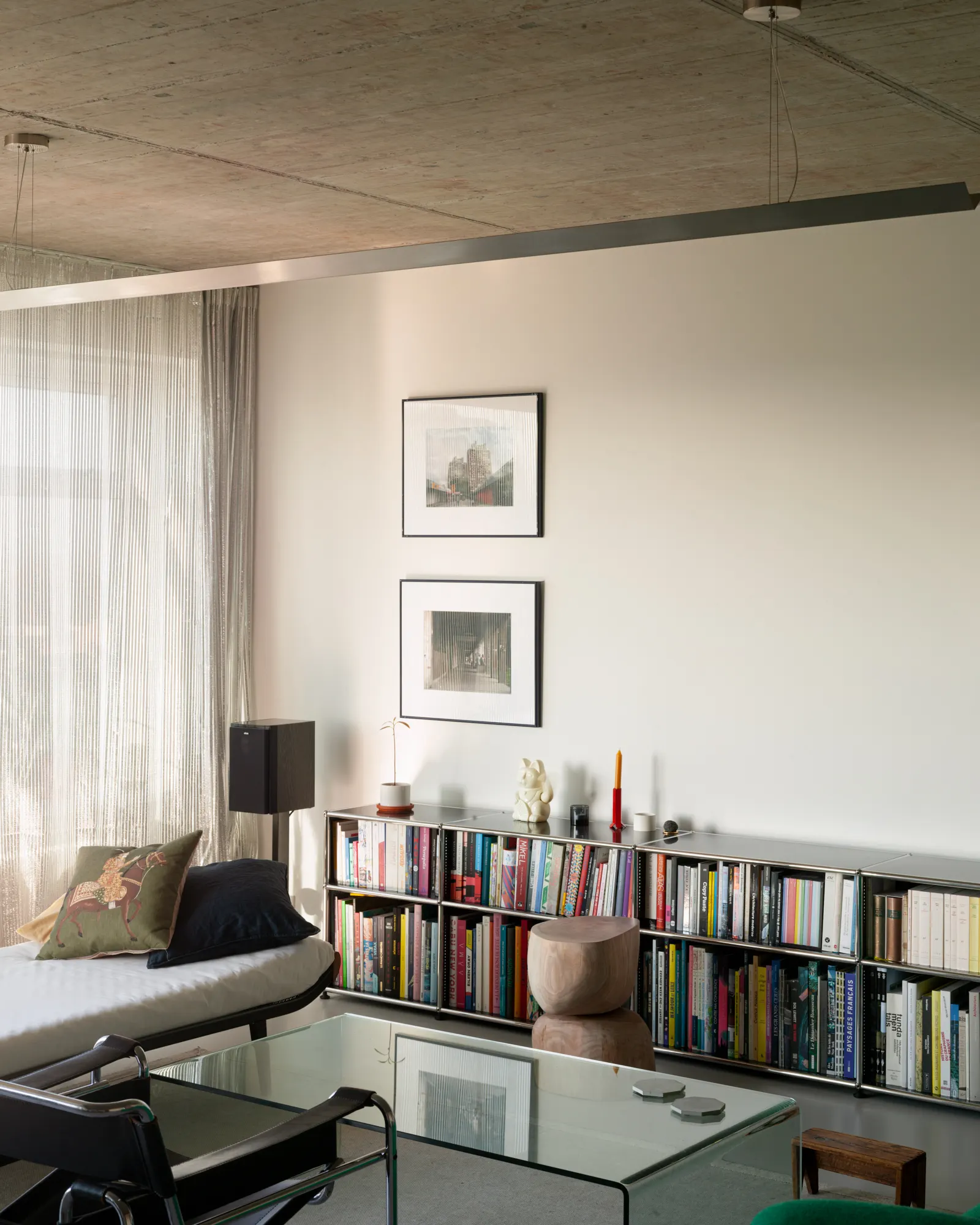 Bentinck Apartment / agence ontwerp: обновление квартиры в Роттердаме с акцентом на наследие 1960-х