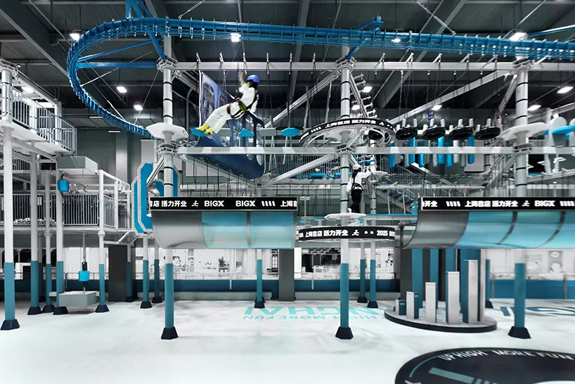 BIGX Super Sports Playground: цифровой ландшафт из стали, света и цвета