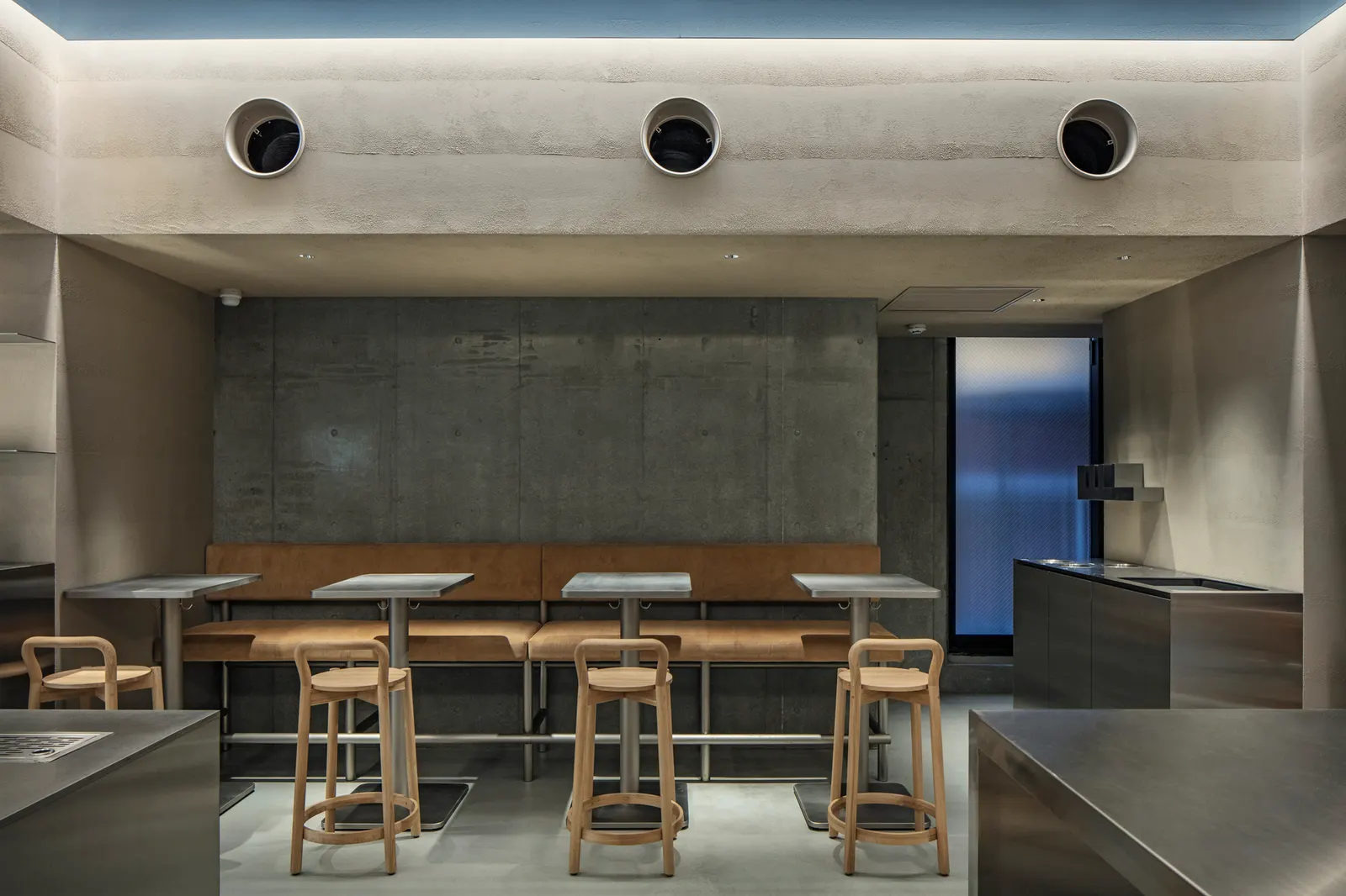 Blue Bottle Coffee Harajuku Cafe / TEKI Design