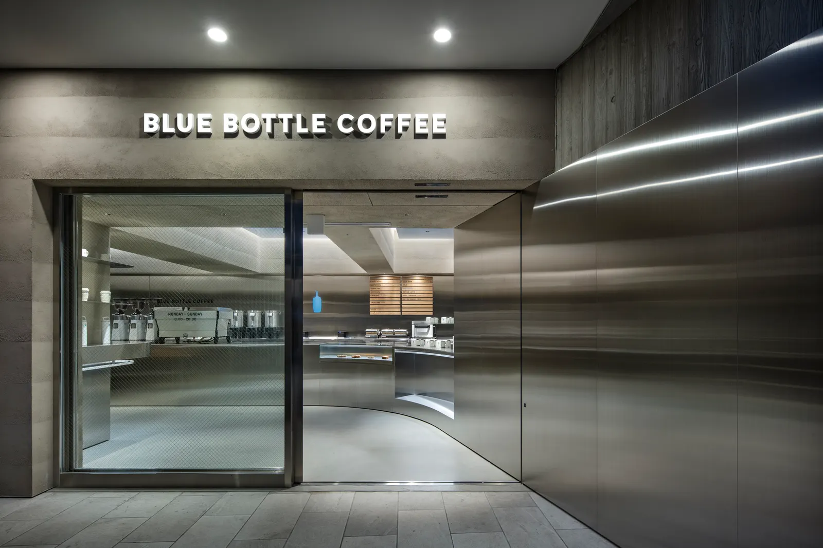 Blue Bottle Coffee Harajuku Cafe / TEKI Design