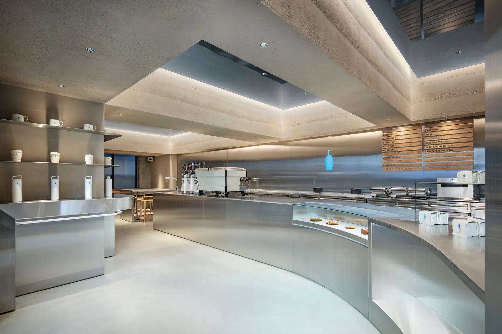 Blue Bottle Coffee Harajuku Cafe / TEKI Design