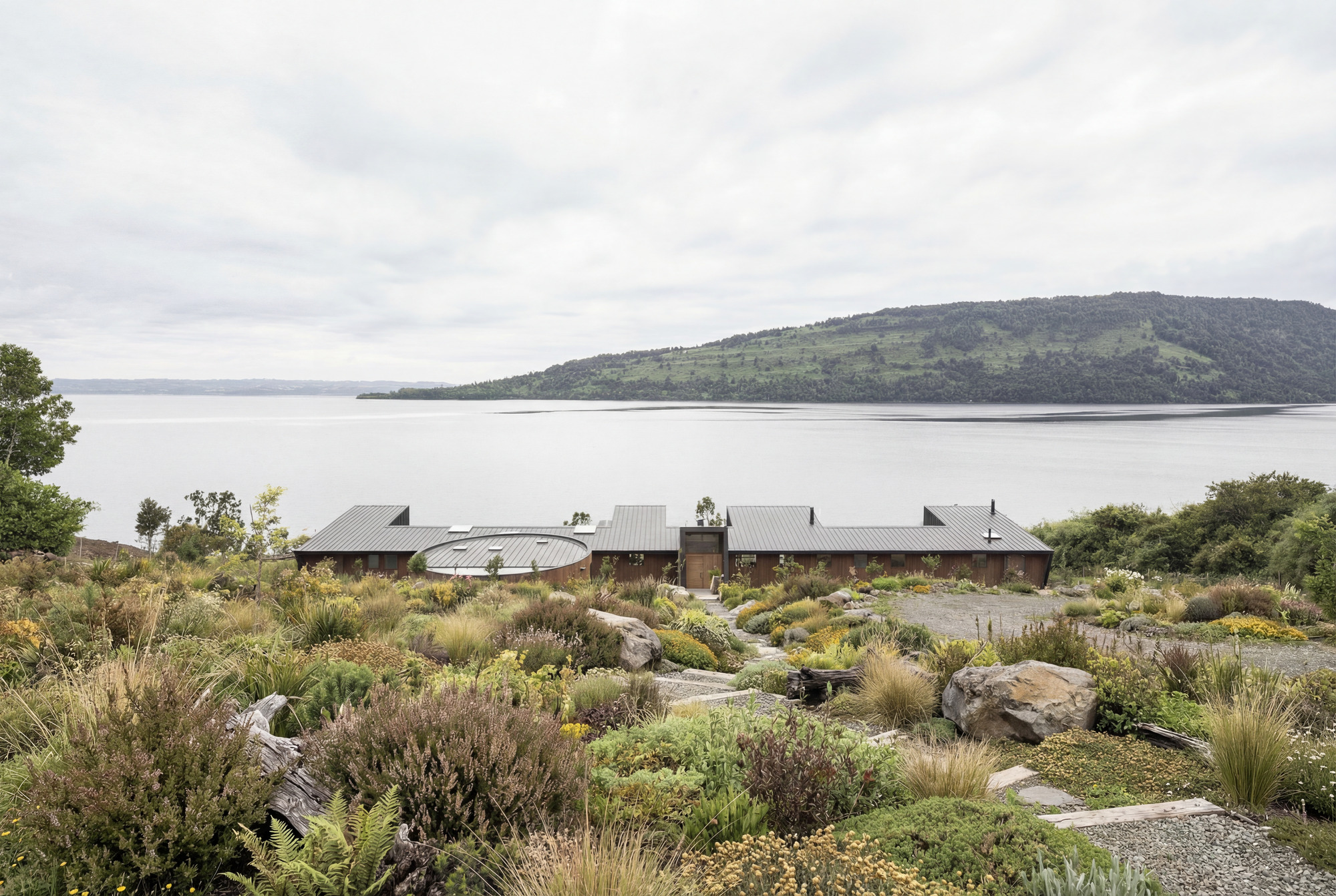 VE House / Triangular