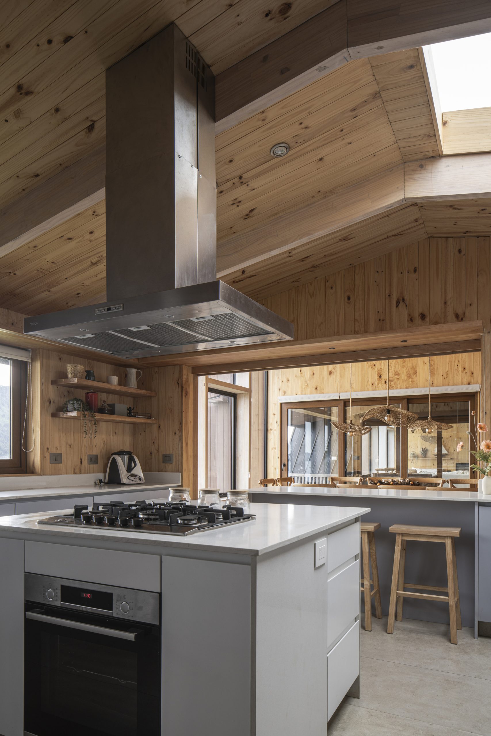 VE House / Triangular
