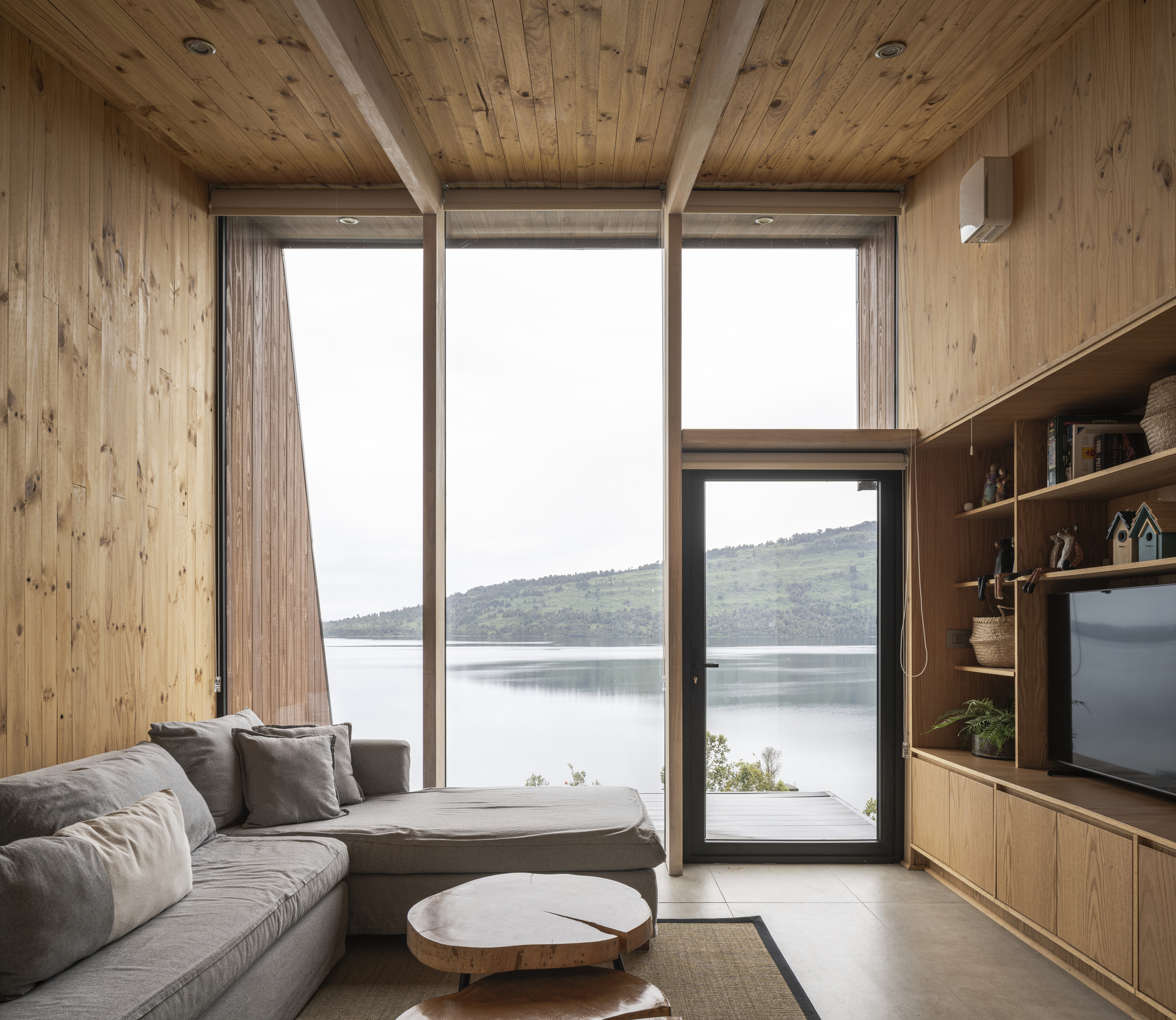 VE House / Triangular