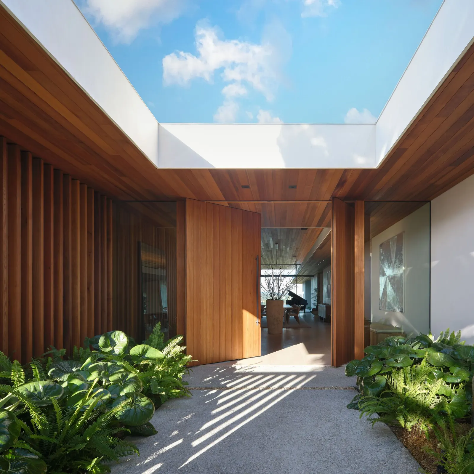 Дом Carla Ridge House в Беверли-Хиллз, Montalba Architects