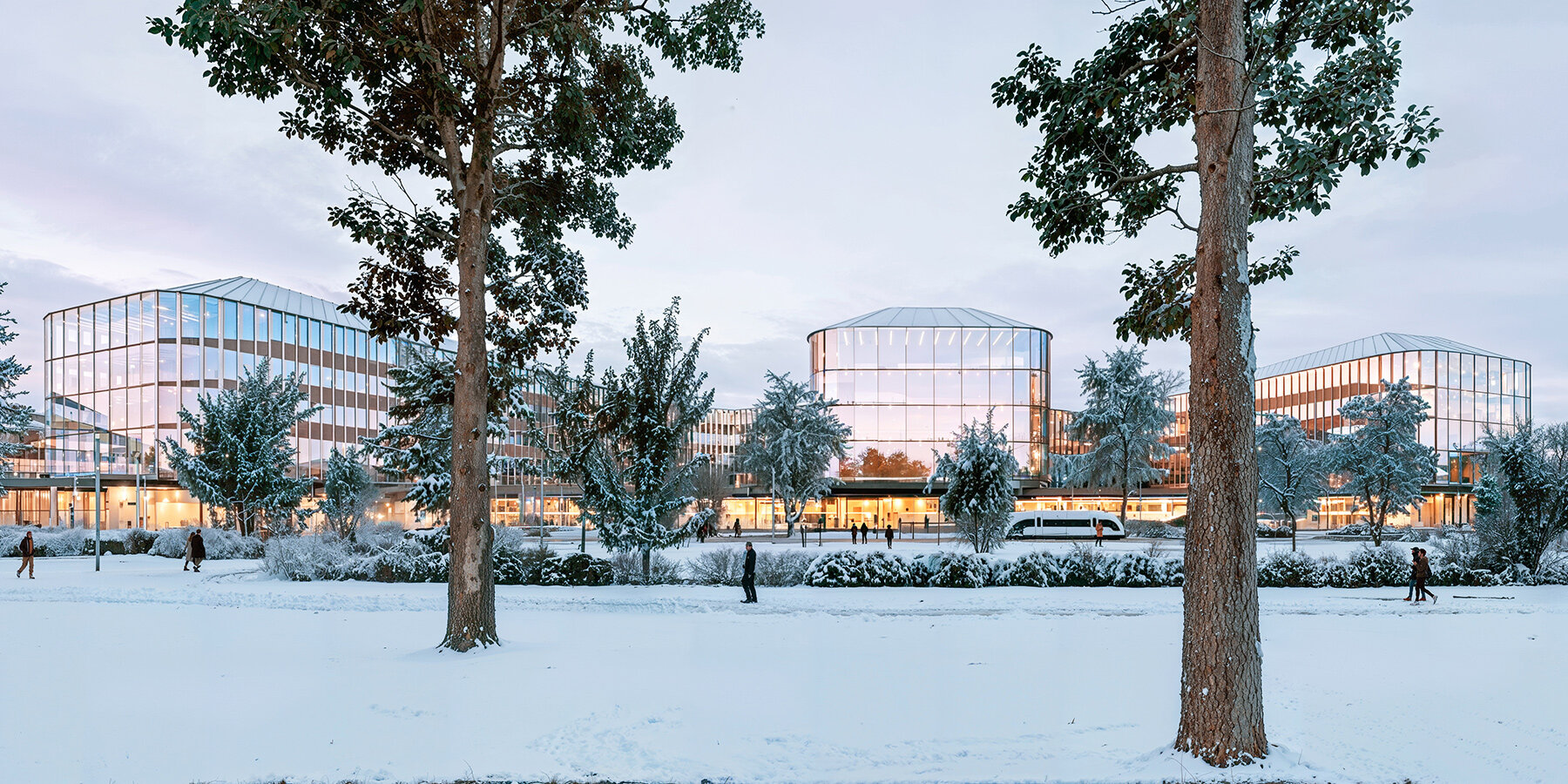 Carlo Ratti Associati и Park Associati спроектировали «больницу будущего» в Брешии с километровым садовым кольцом