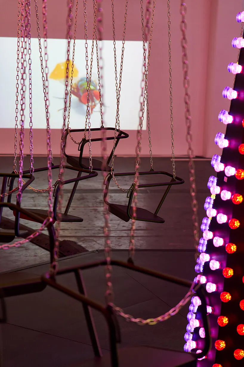 Carsten Höller показал в Пекине выставку «Two» с двумя параллельными версиями экспозиции