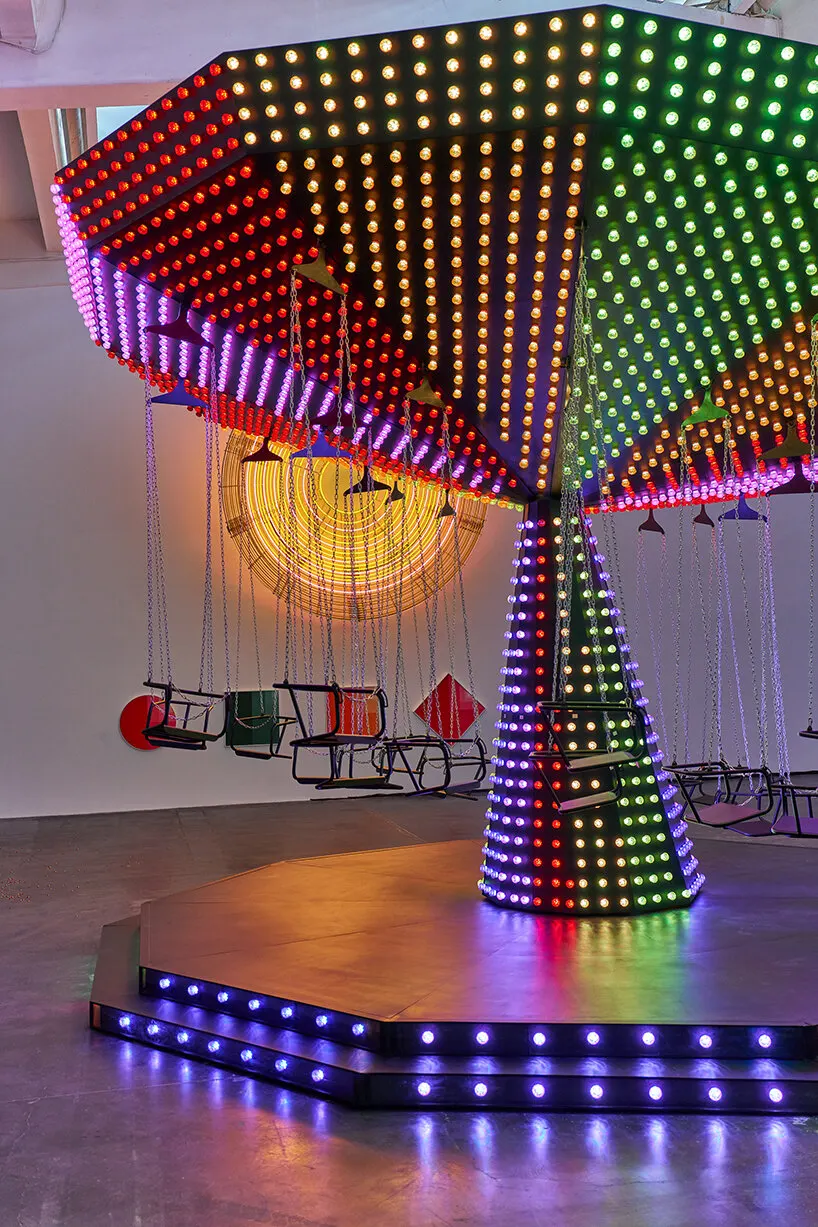 Carsten Höller показал в Пекине выставку «Two» с двумя параллельными версиями экспозиции
