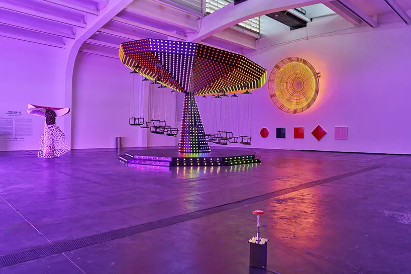 Carsten Höller показал в Пекине выставку «Two» с двумя параллельными версиями экспозиции