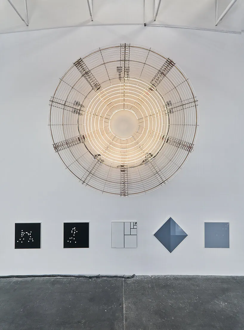 Carsten Höller показал в Пекине выставку «Two» с двумя параллельными версиями экспозиции