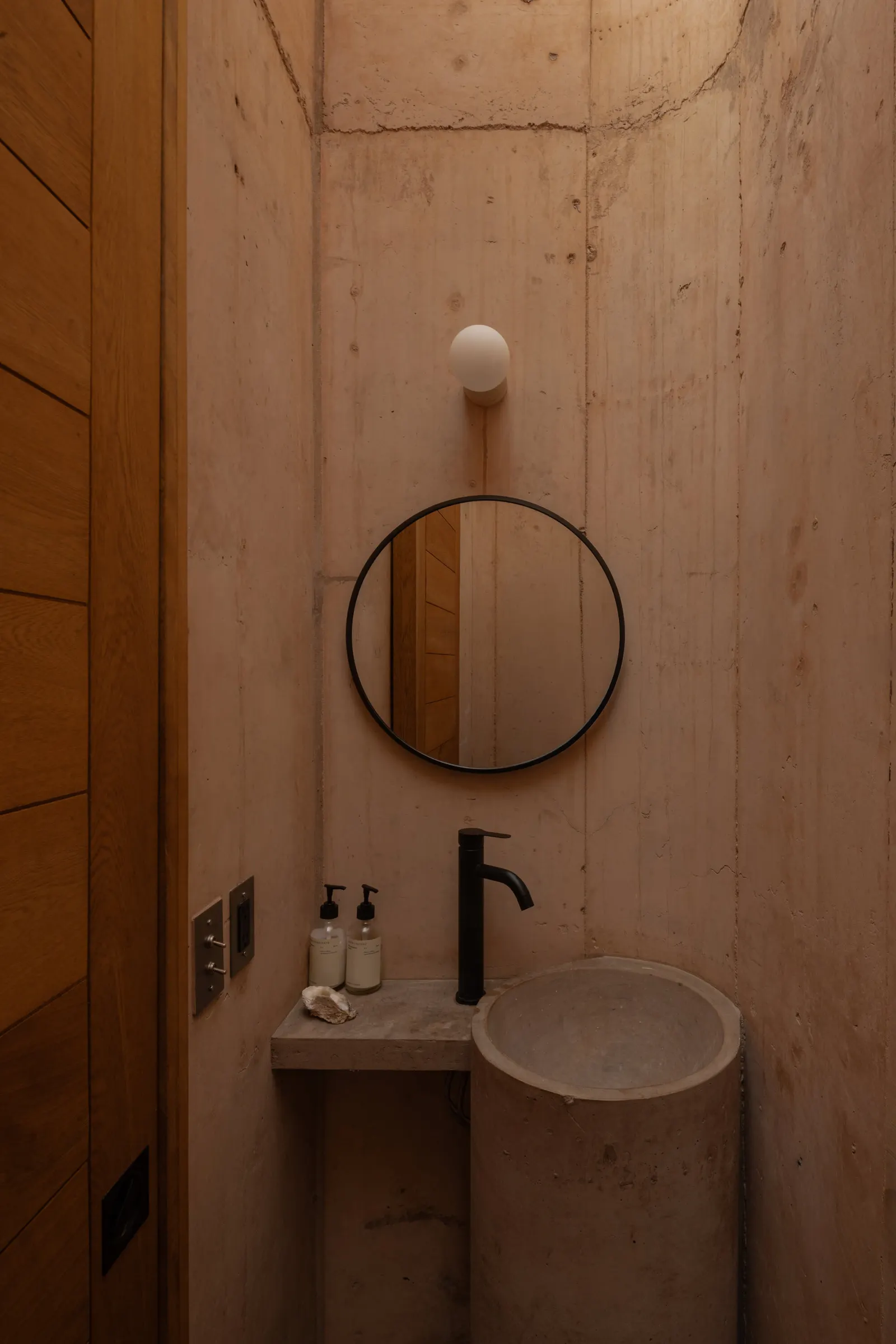 Casa Diez Pies / Studio Font