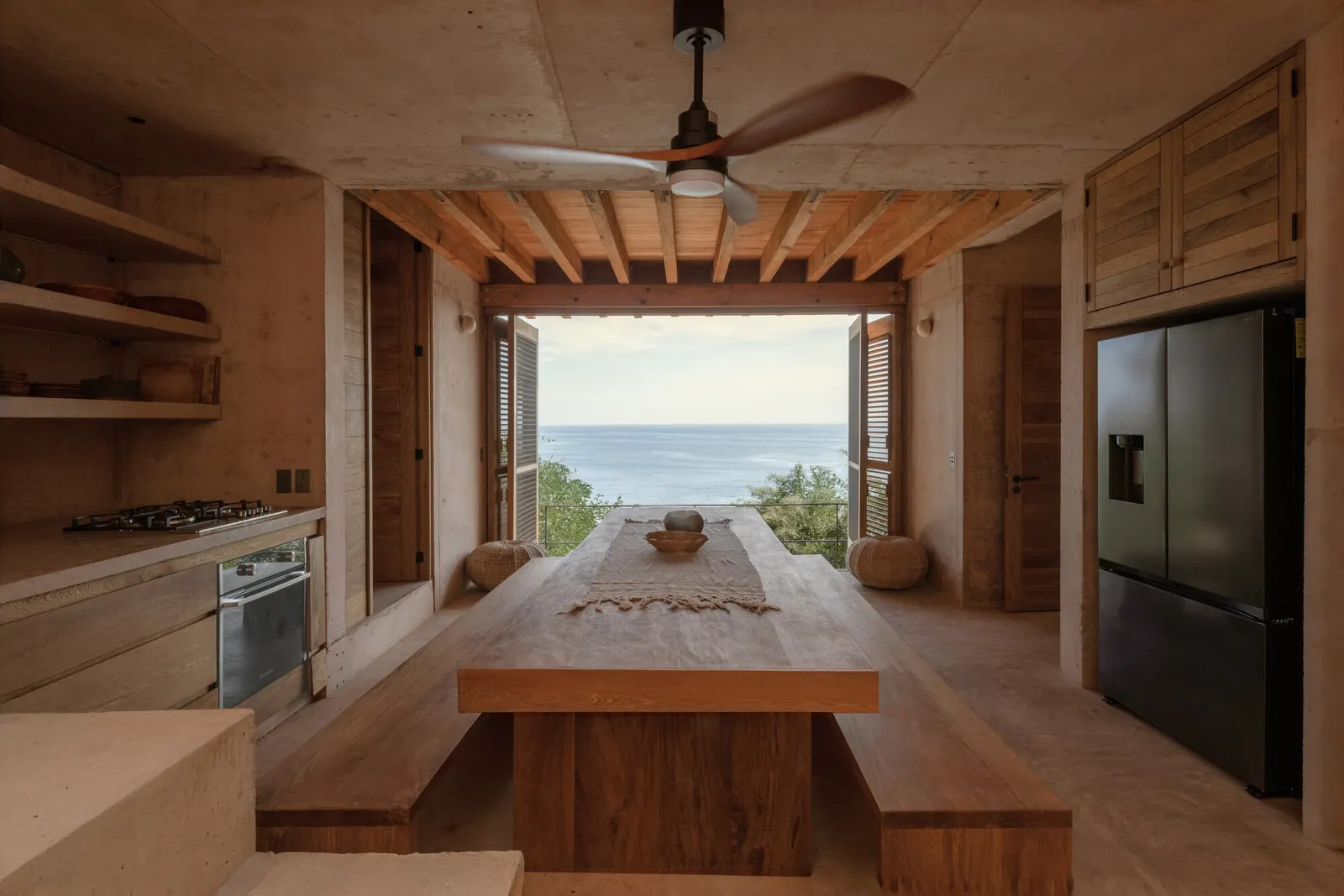 Casa Diez Pies / Studio Font