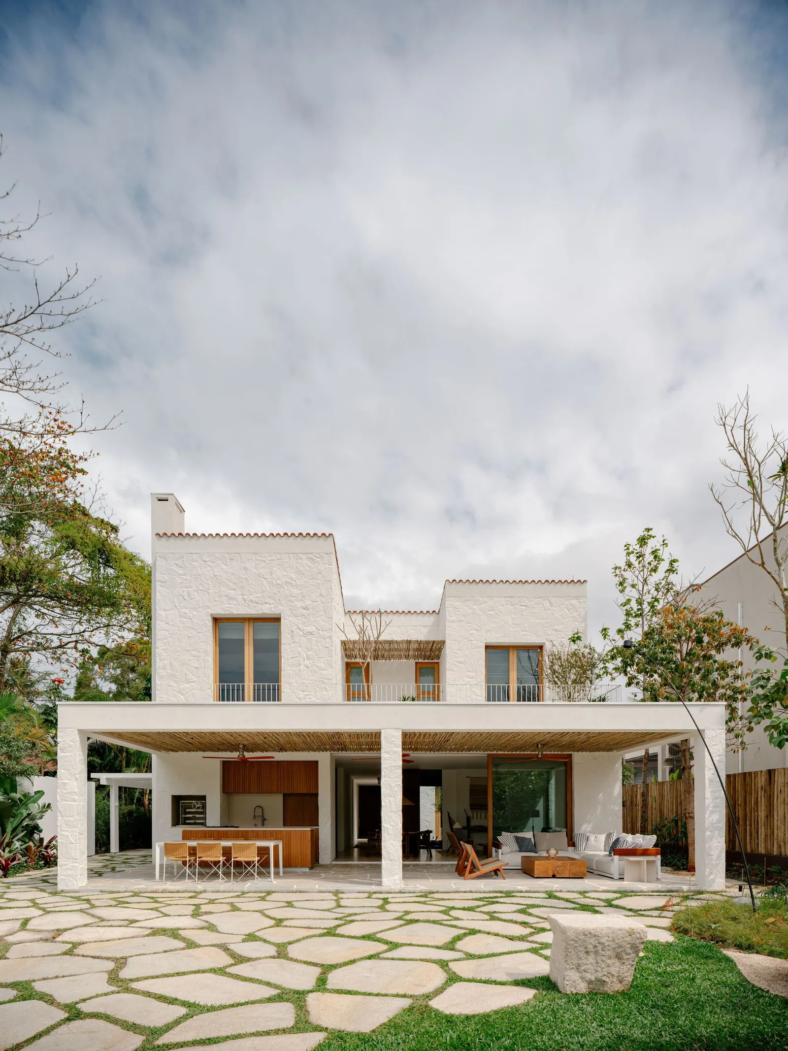Laranjeiras House / Felipe Hess Arquitetos