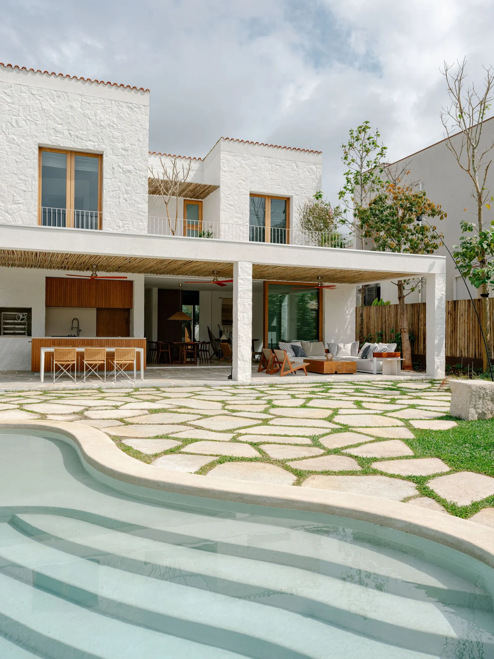 Laranjeiras House / Felipe Hess Arquitetos