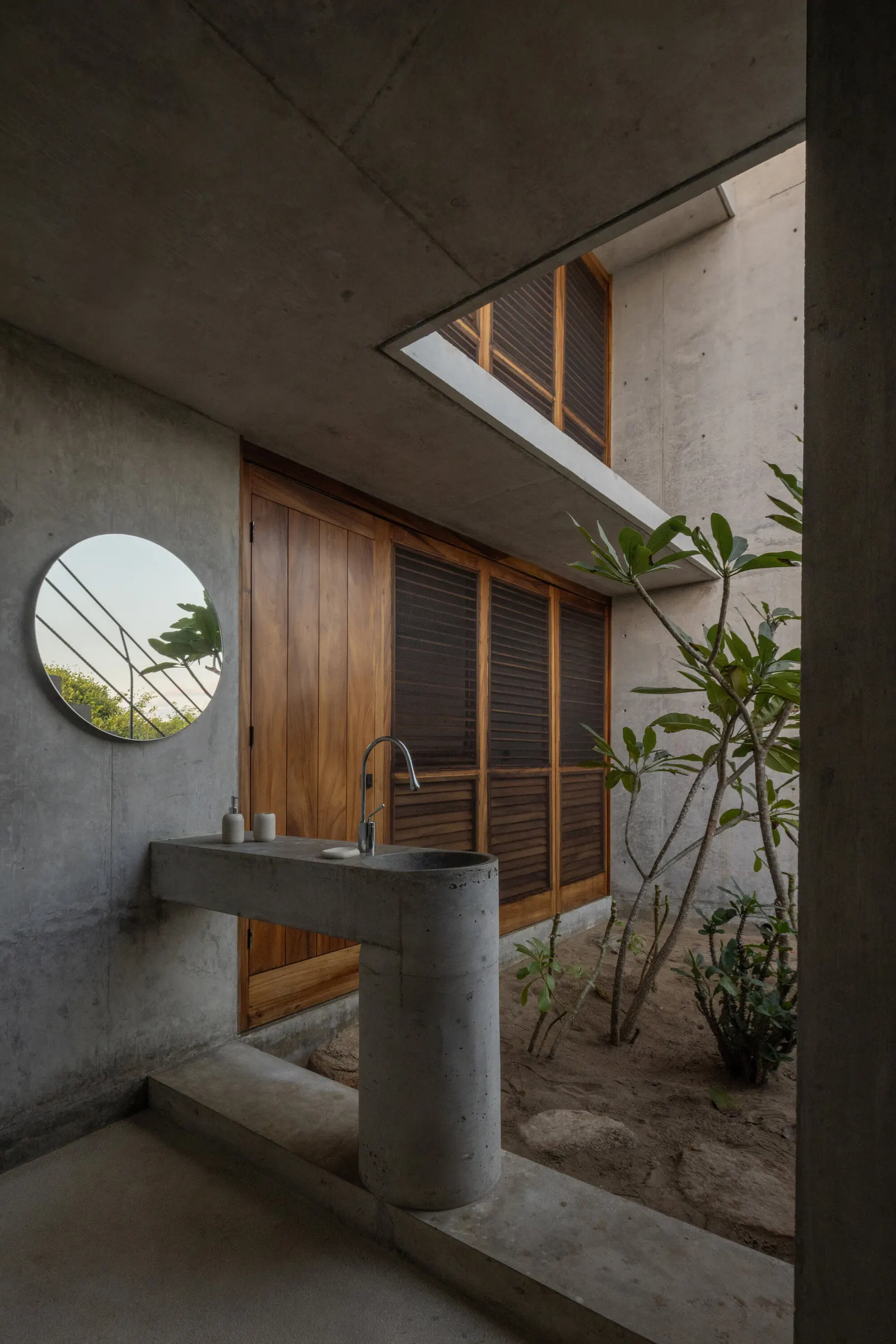 Casa Macahuite / Studio Font — дом, выстроенный из пяти плоскостей в Пуэрто-Эскондидо