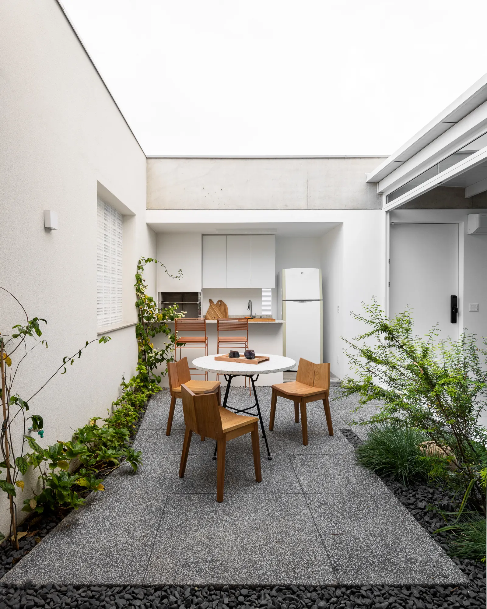 Yano House / Peninsula Arquitetura