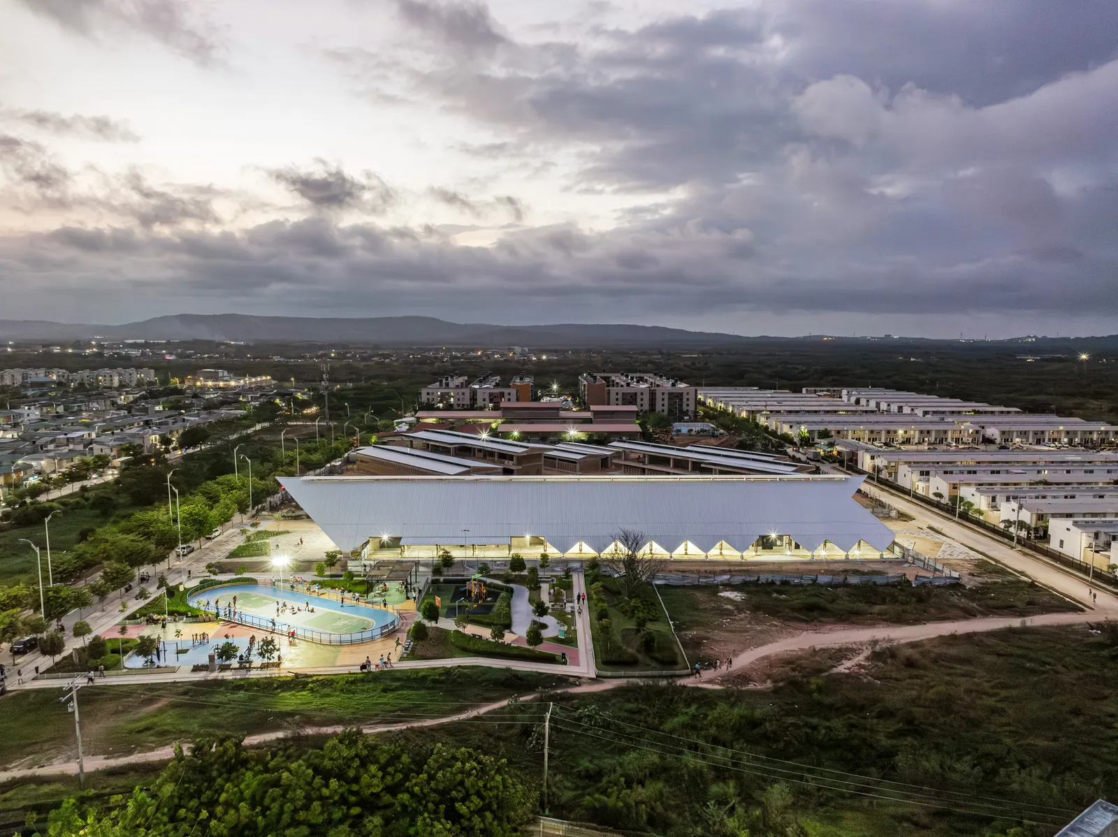 Культурный центр Villas de San Pablo в Барранкилье / ETHZ + Alejandro Restrepo Montoya