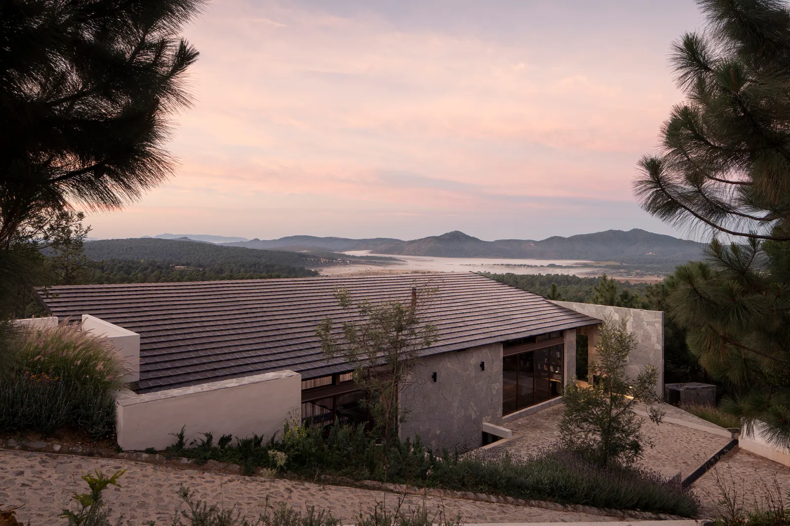 RB Tapalpa Cabin / ALMA de Arquitectos
