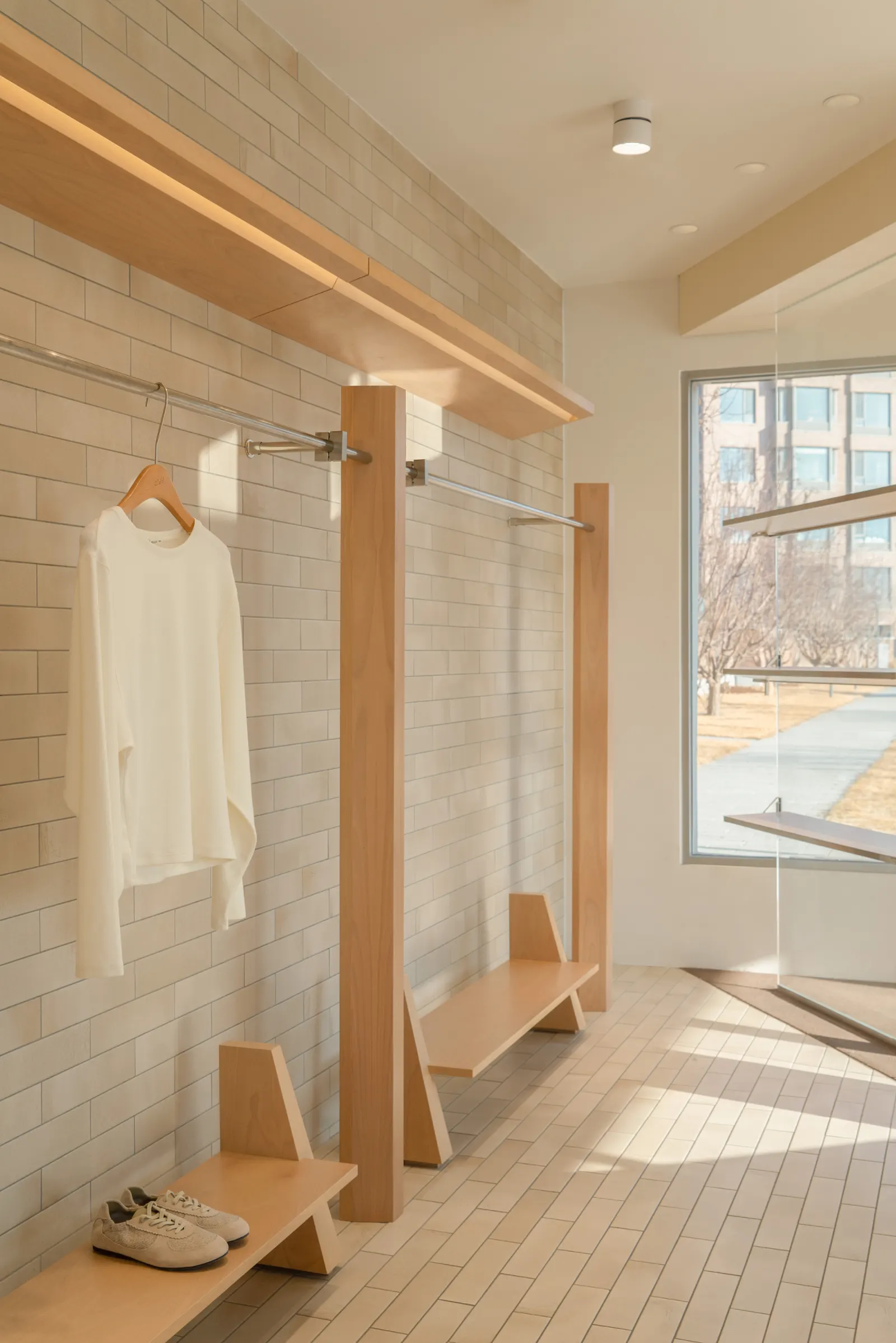 D+dd Friendship Bay Store / Sò Studio