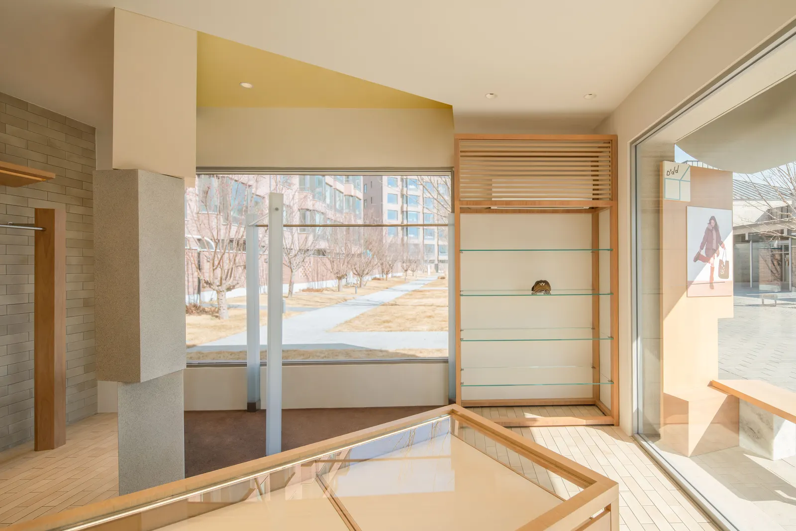 D+dd Friendship Bay Store / Sò Studio
