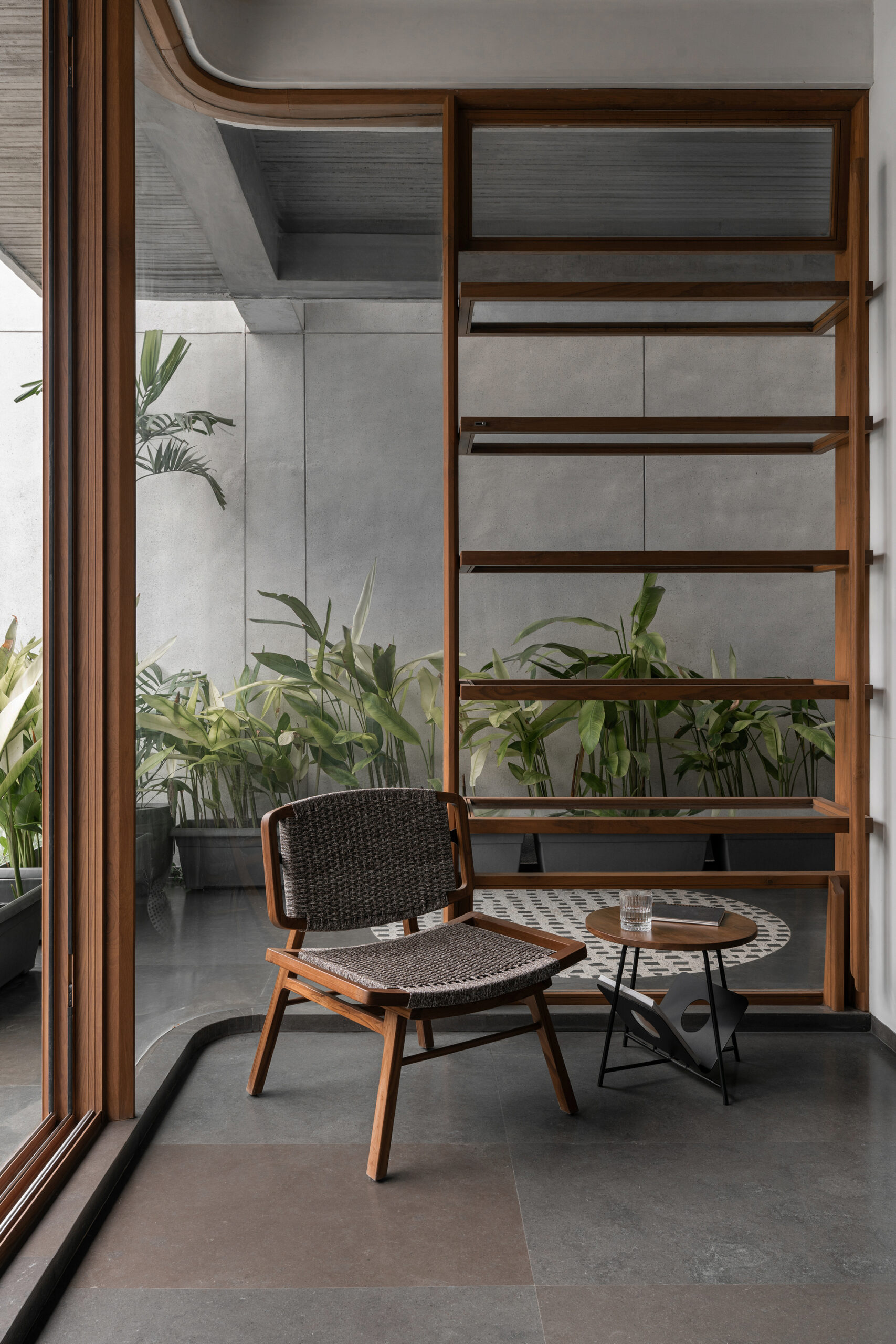 Antarvan Residence / Neogenesis+Studi0261