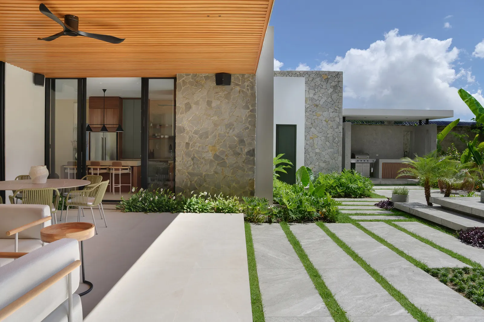 L.A. House / Emedos Proyectos