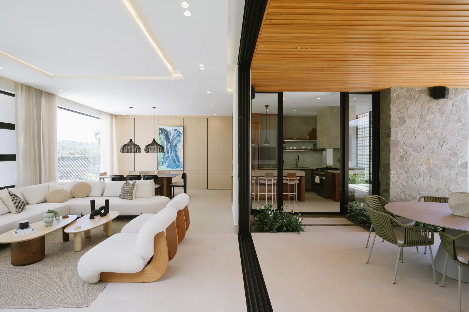 L.A. House / Emedos Proyectos