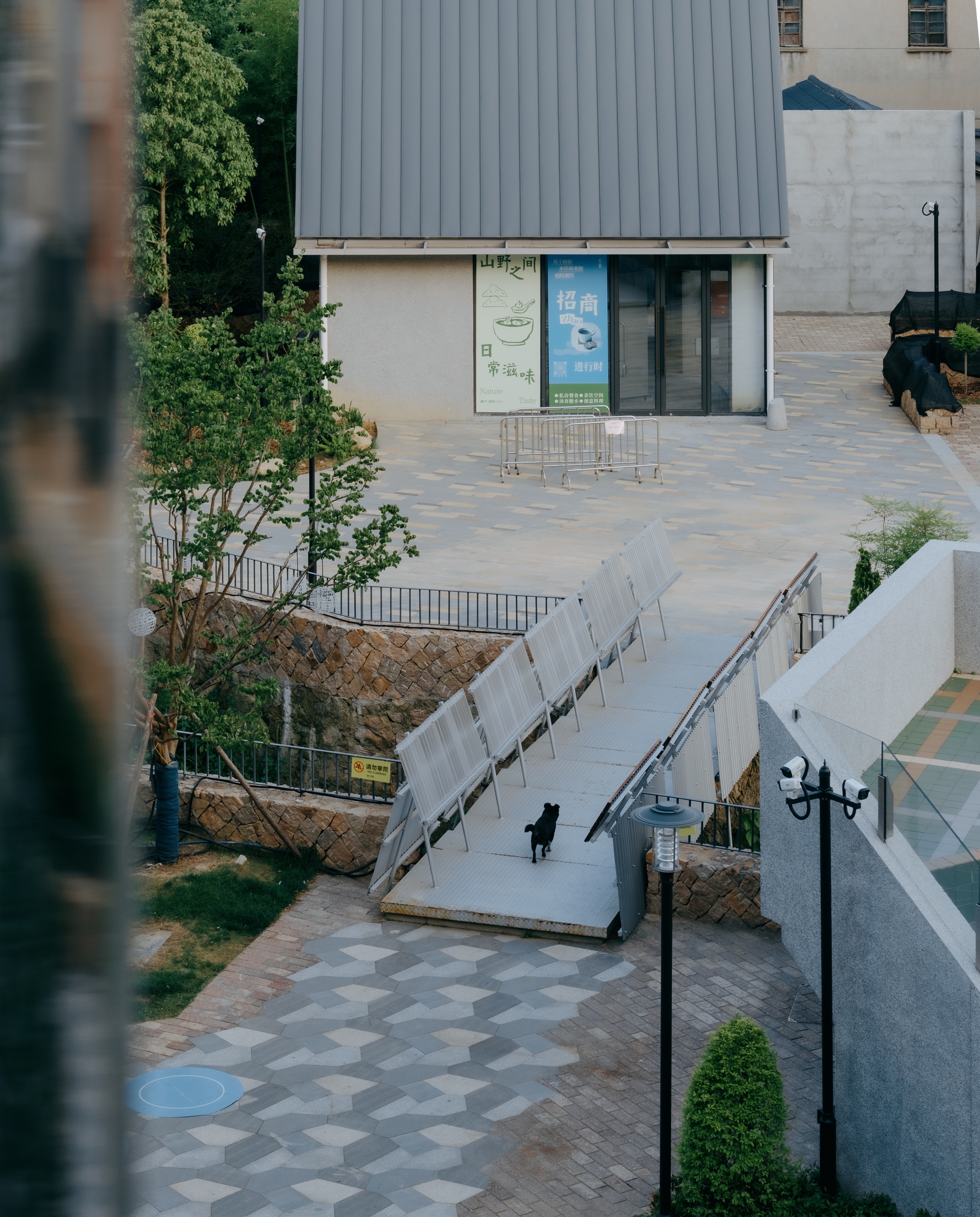 Easel Bridge / XBTW OFFICE