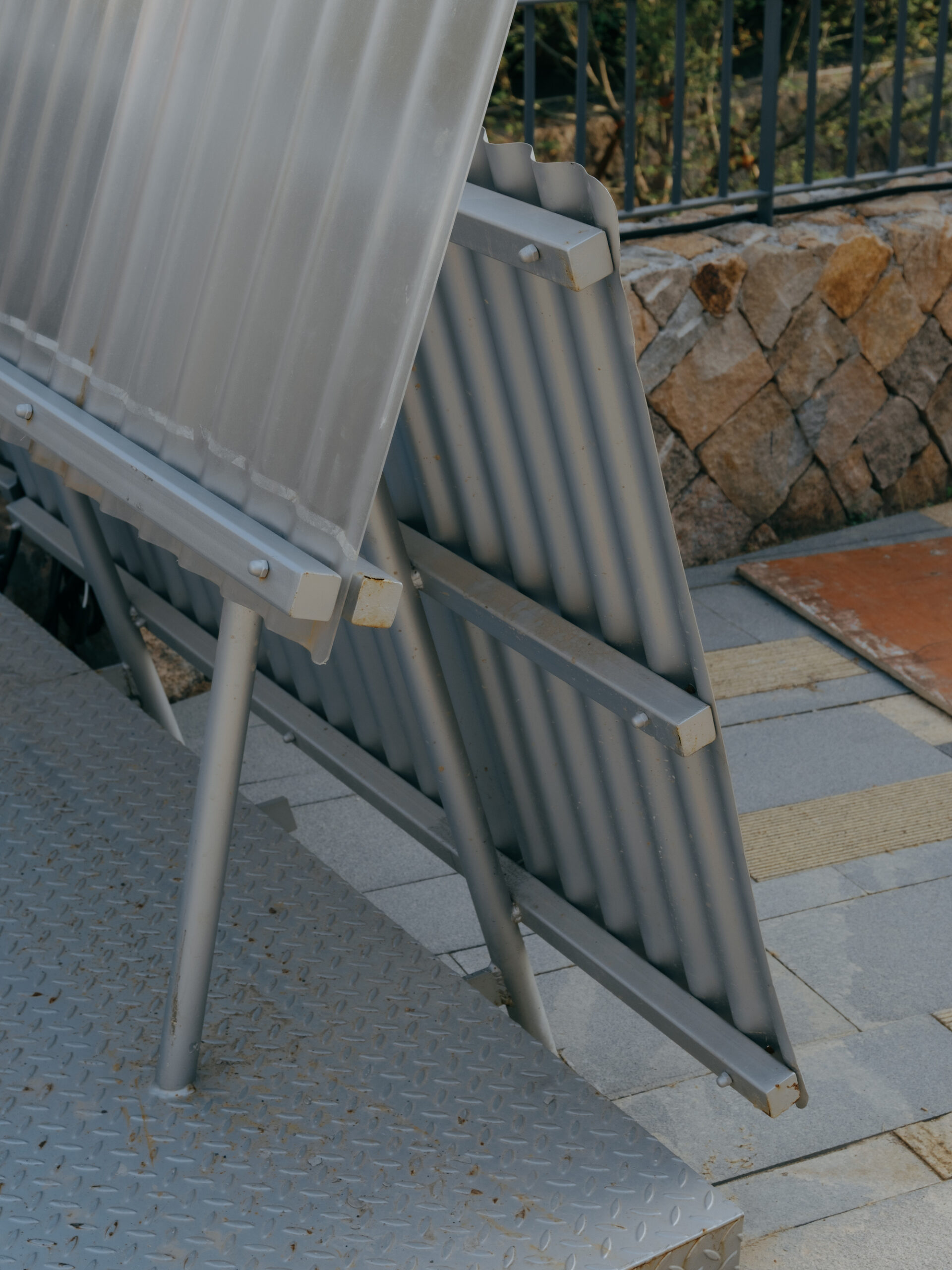 Easel Bridge / XBTW OFFICE