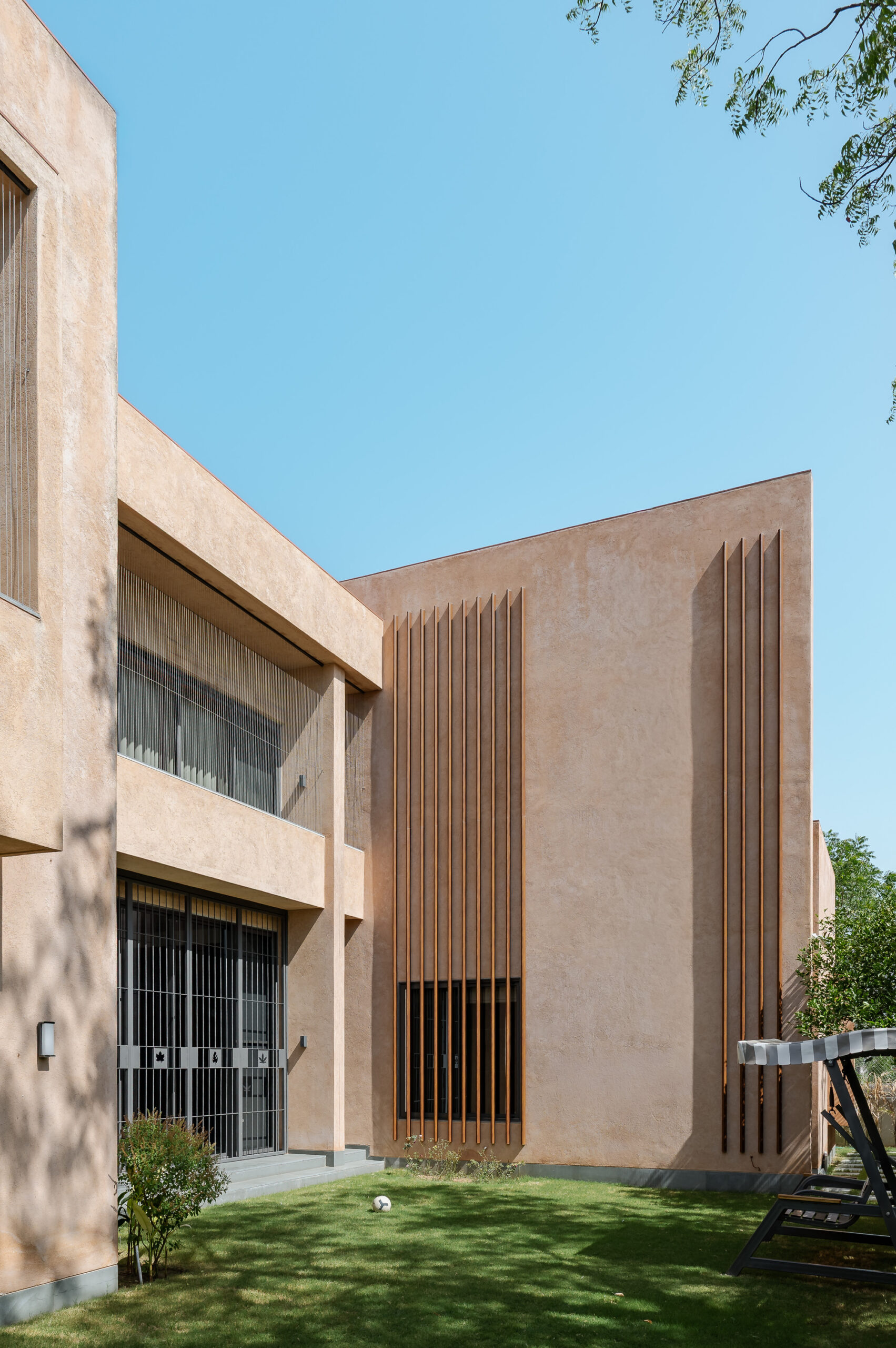 Neeti-Lime House / DINTERPLAY ARCHITECTS