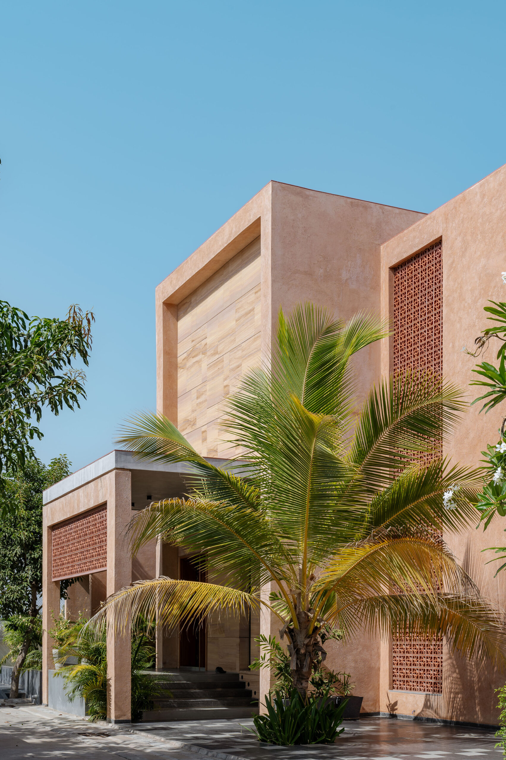 Neeti-Lime House / DINTERPLAY ARCHITECTS