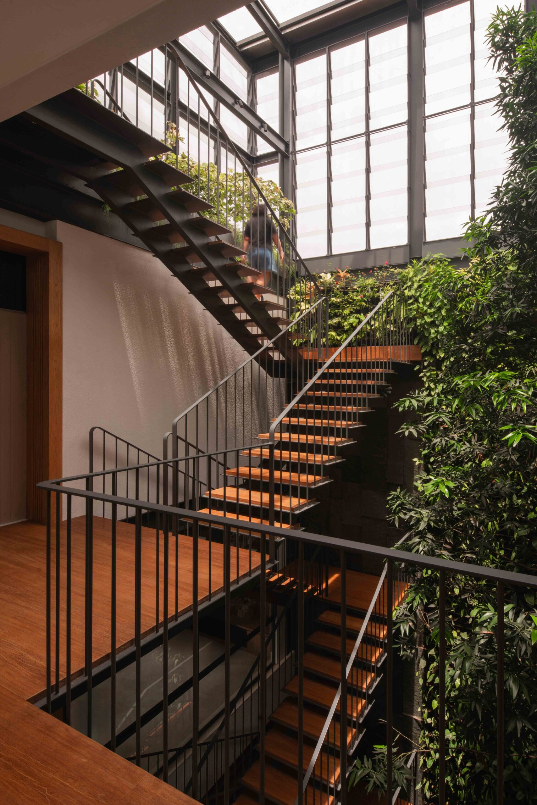 Beyond The Courtyard House / RCAB Studio