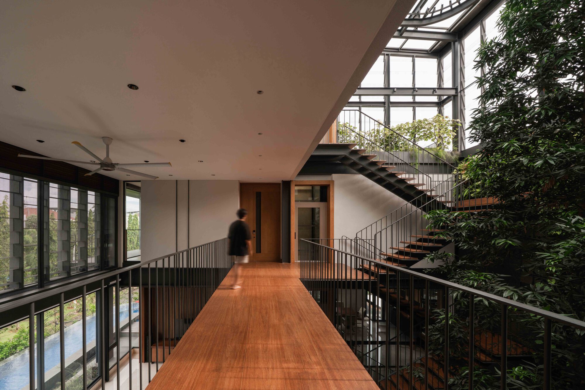 Beyond The Courtyard House / RCAB Studio