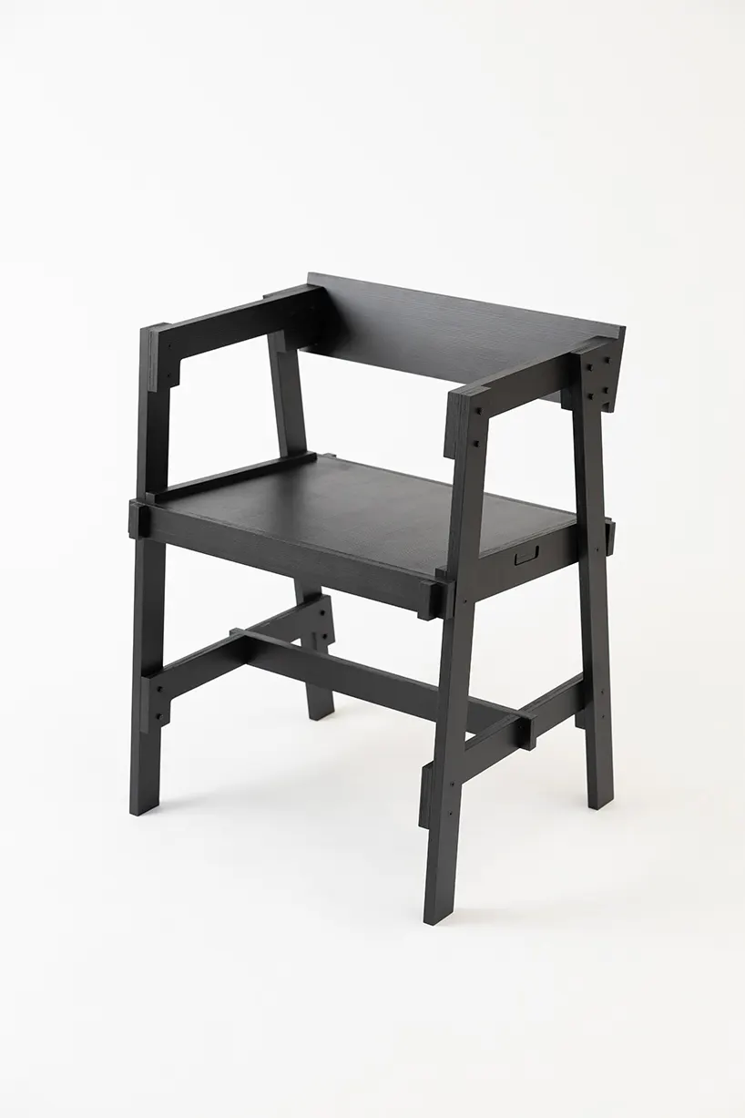 FLAT/FORM: flat-pack коллекция мебели из столетнего японского кедра