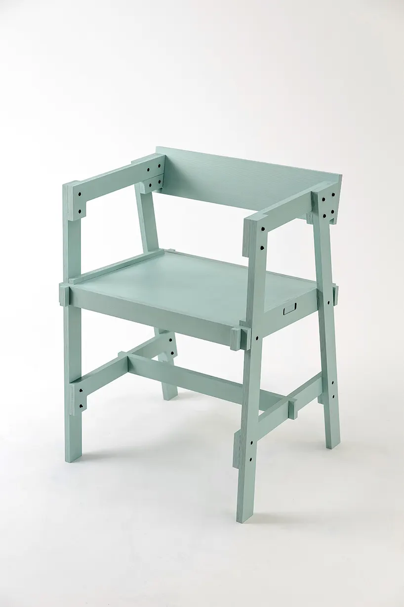 FLAT/FORM: flat-pack коллекция мебели из столетнего японского кедра