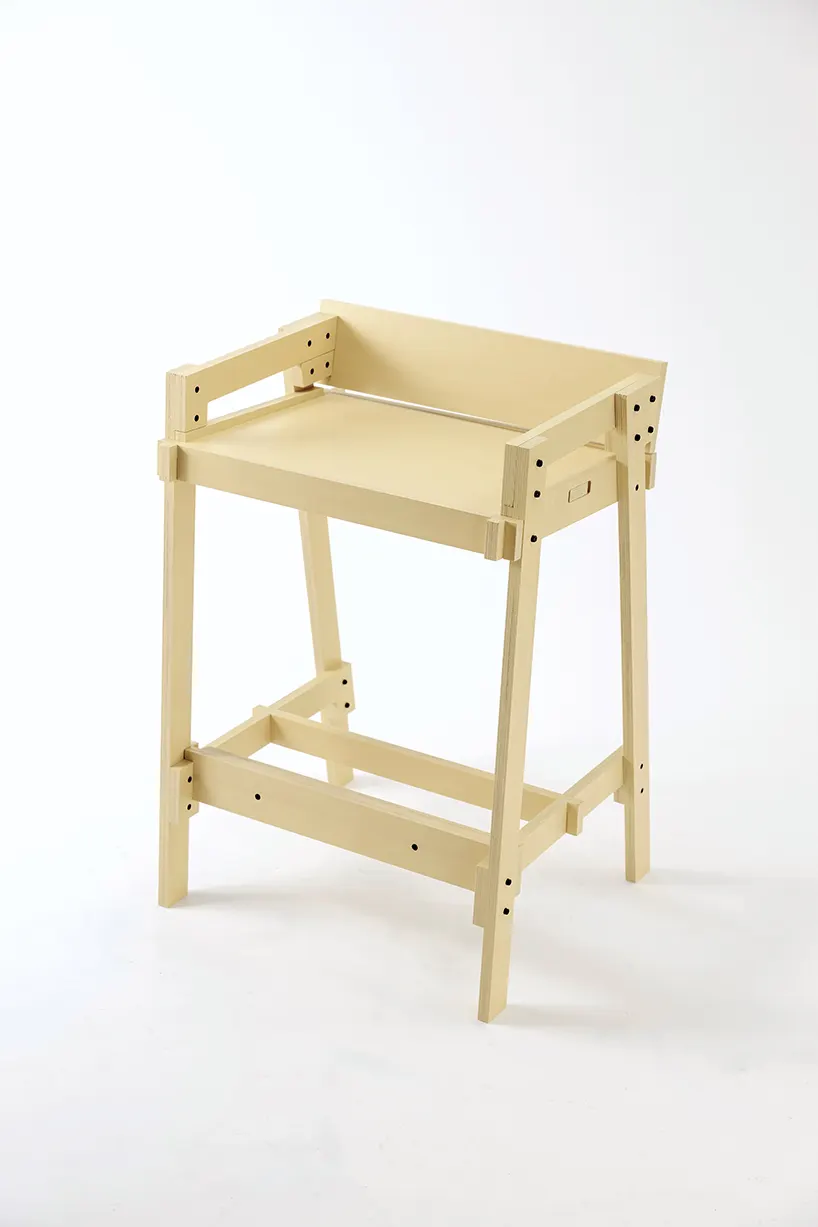FLAT/FORM: flat-pack коллекция мебели из столетнего японского кедра